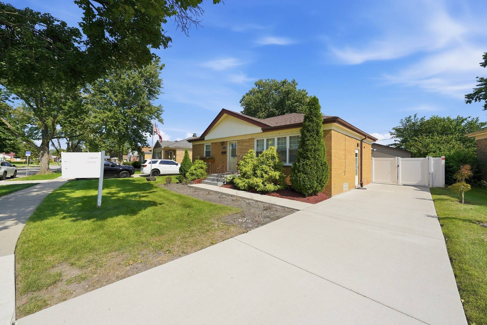 11201 Mandel AVE, Westchester, IL 60154