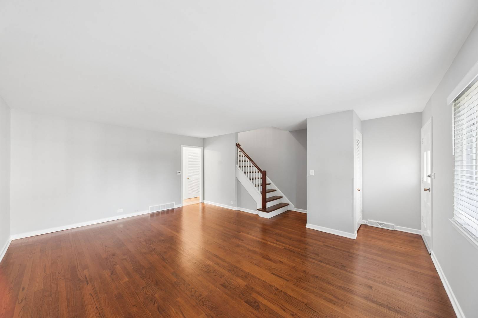 1332 Greenwillow LN #1, Glenview, IL 60025