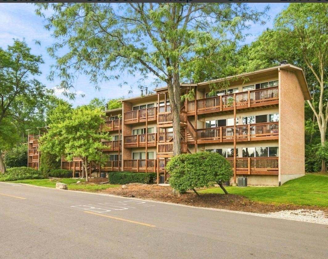 5850 Forest View RD #A, Lisle, IL 60532