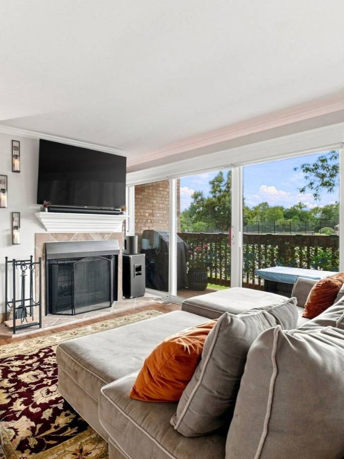 5850 Forest View RD #A, Lisle, IL 60532