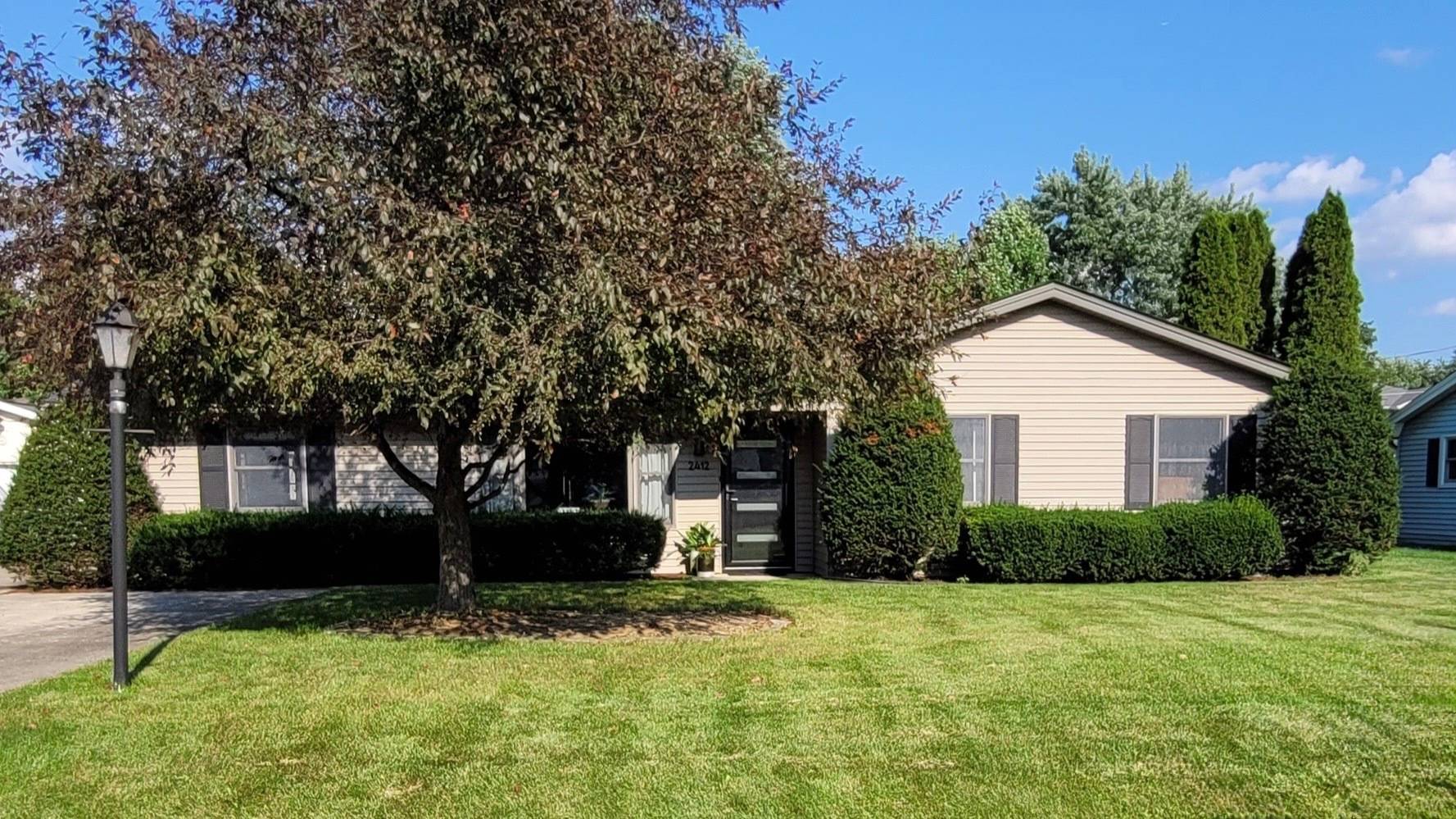 2412 Westline DR, Joliet, IL 60431