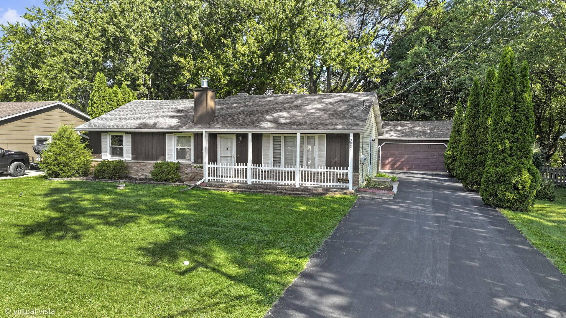 3884 Woodlawn AVE, Gurnee, IL 60031