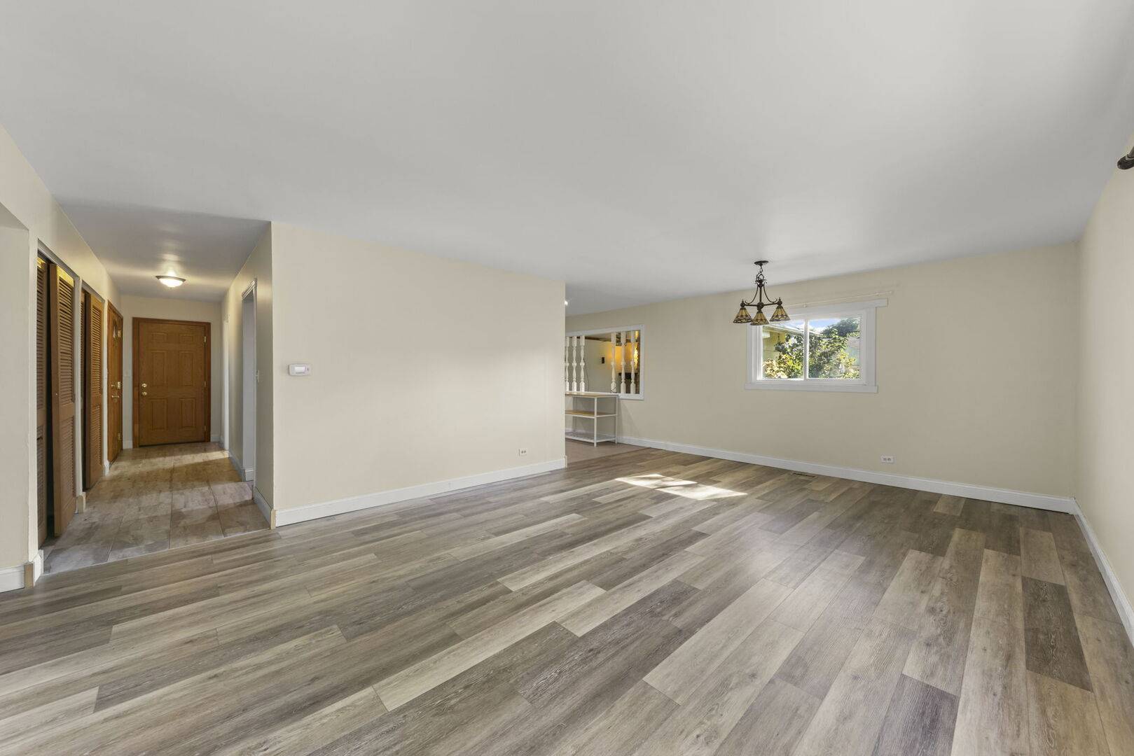 7101 Edgebrook LN, Hanover Park, IL 60133