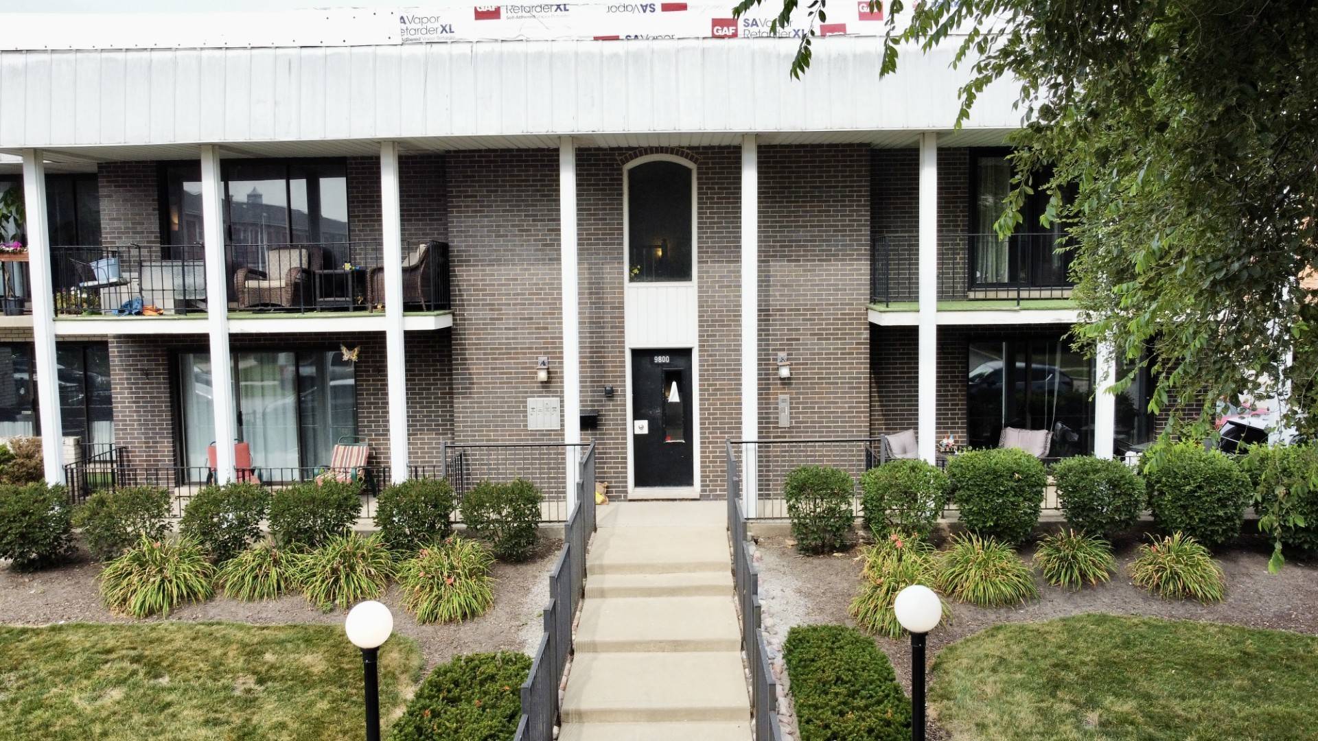9800 S Karlov AVE #2D, Oak Lawn, IL 60453