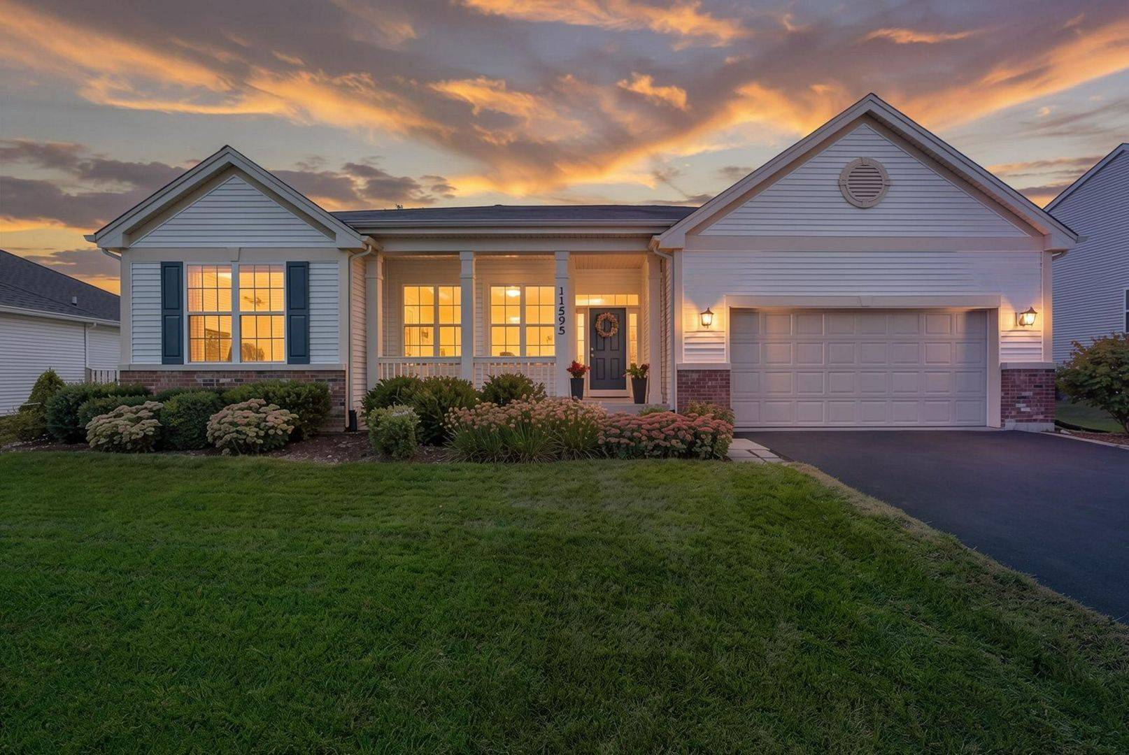 11595 Richmond LN, Huntley, IL 60142