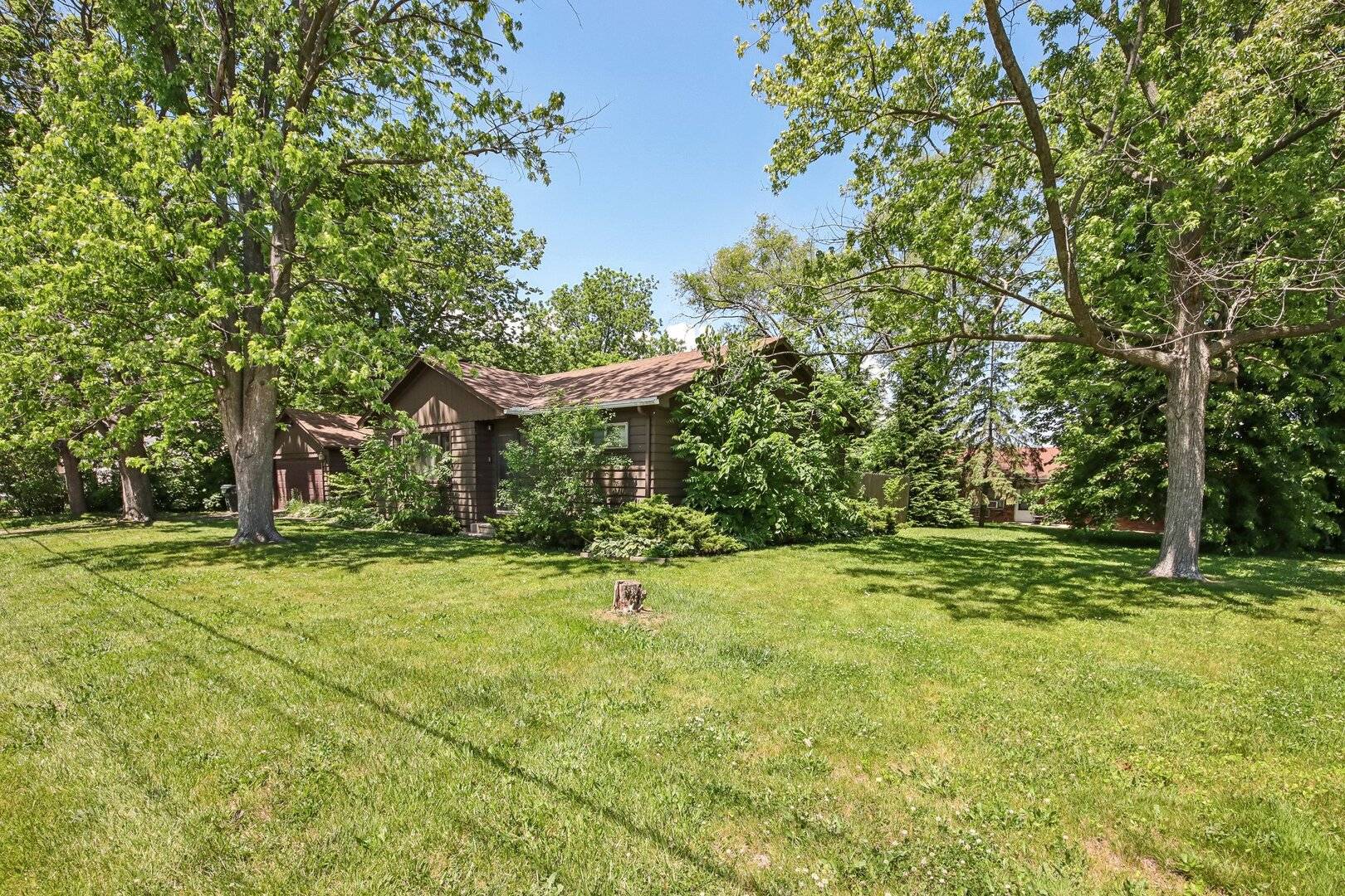 1740 Joanna AVE, Zion, IL 60099