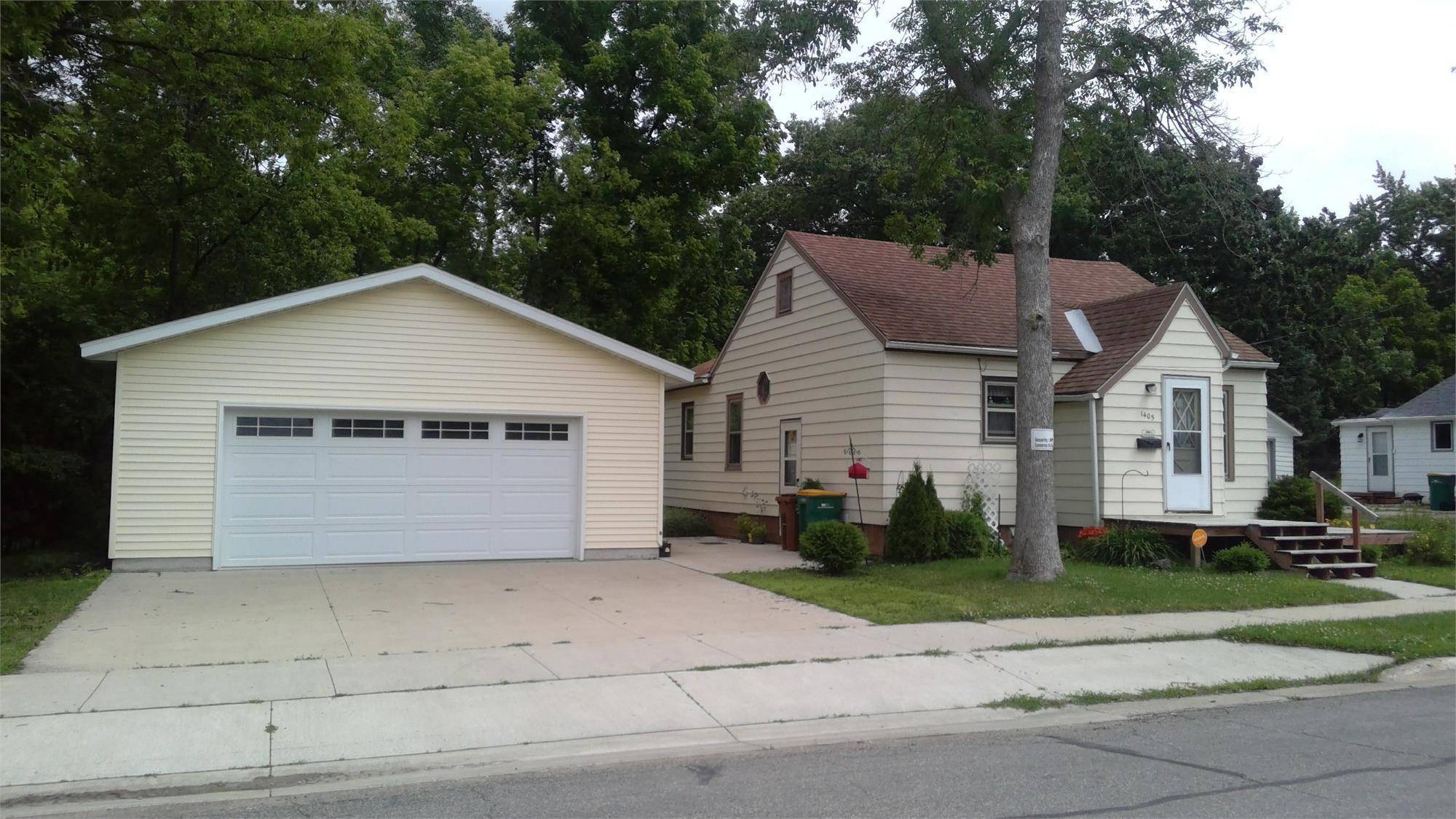 1405 Johnson ST, Albert Lea, MN 56007