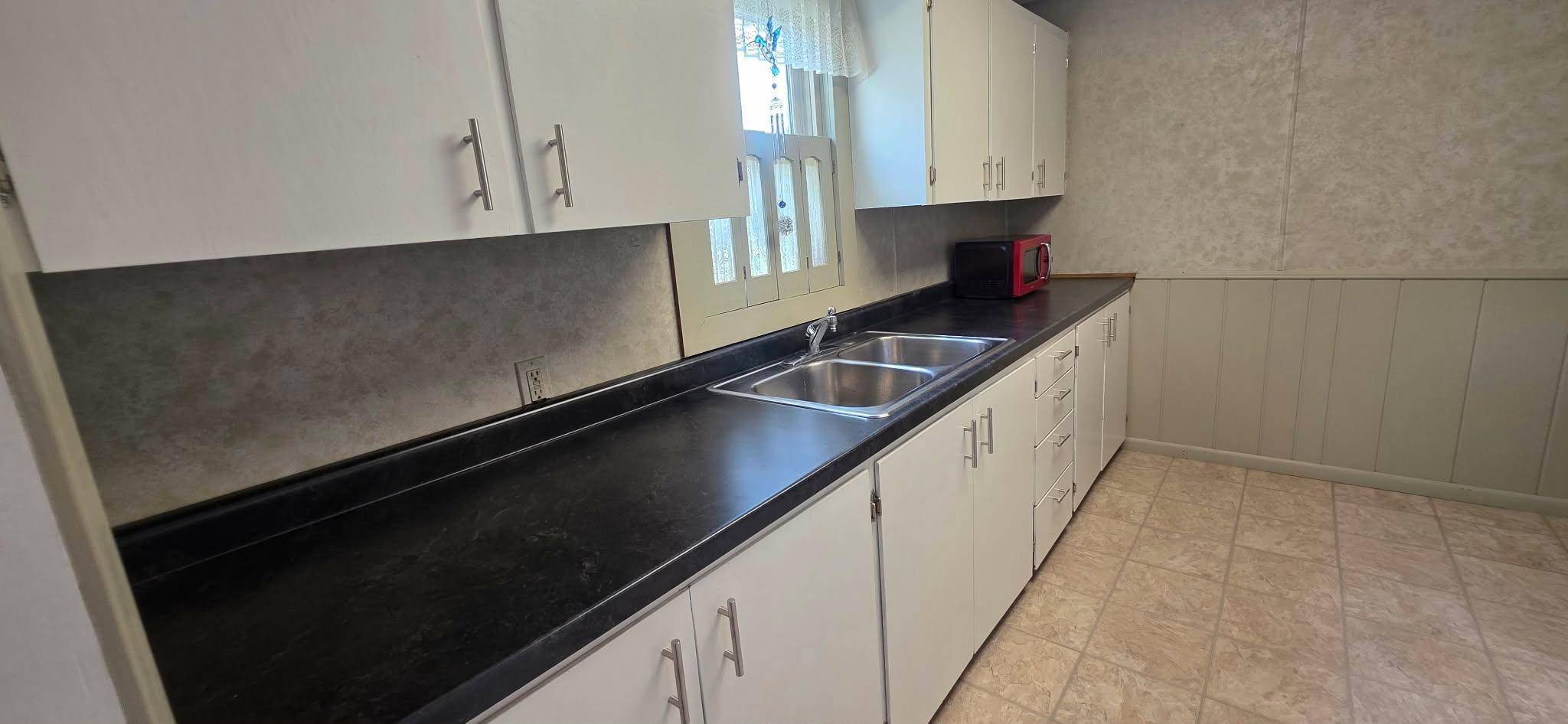 1405 Johnson ST, Albert Lea, MN 56007