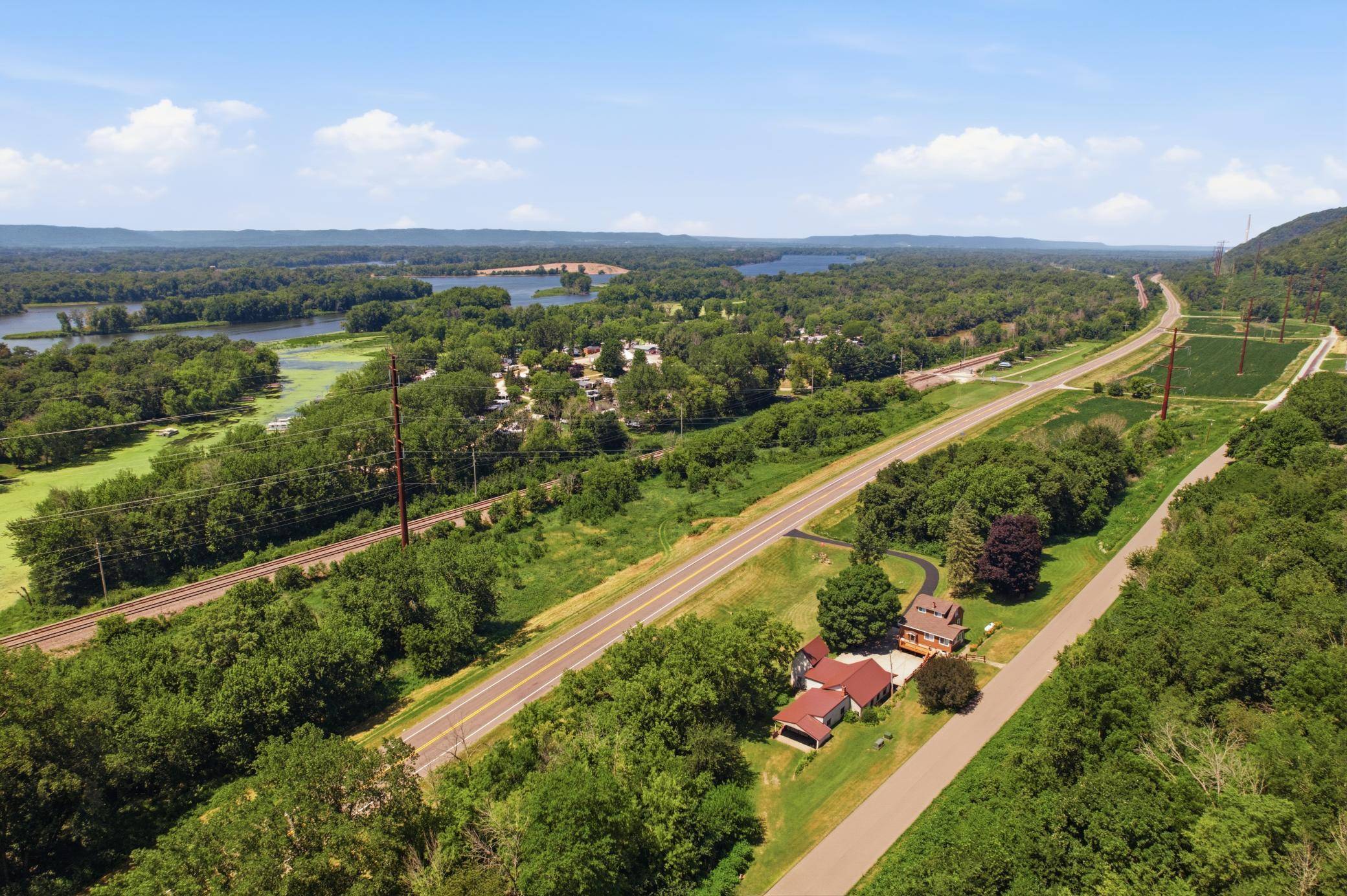 S2232 State Road 35, Alma, WI 54610
