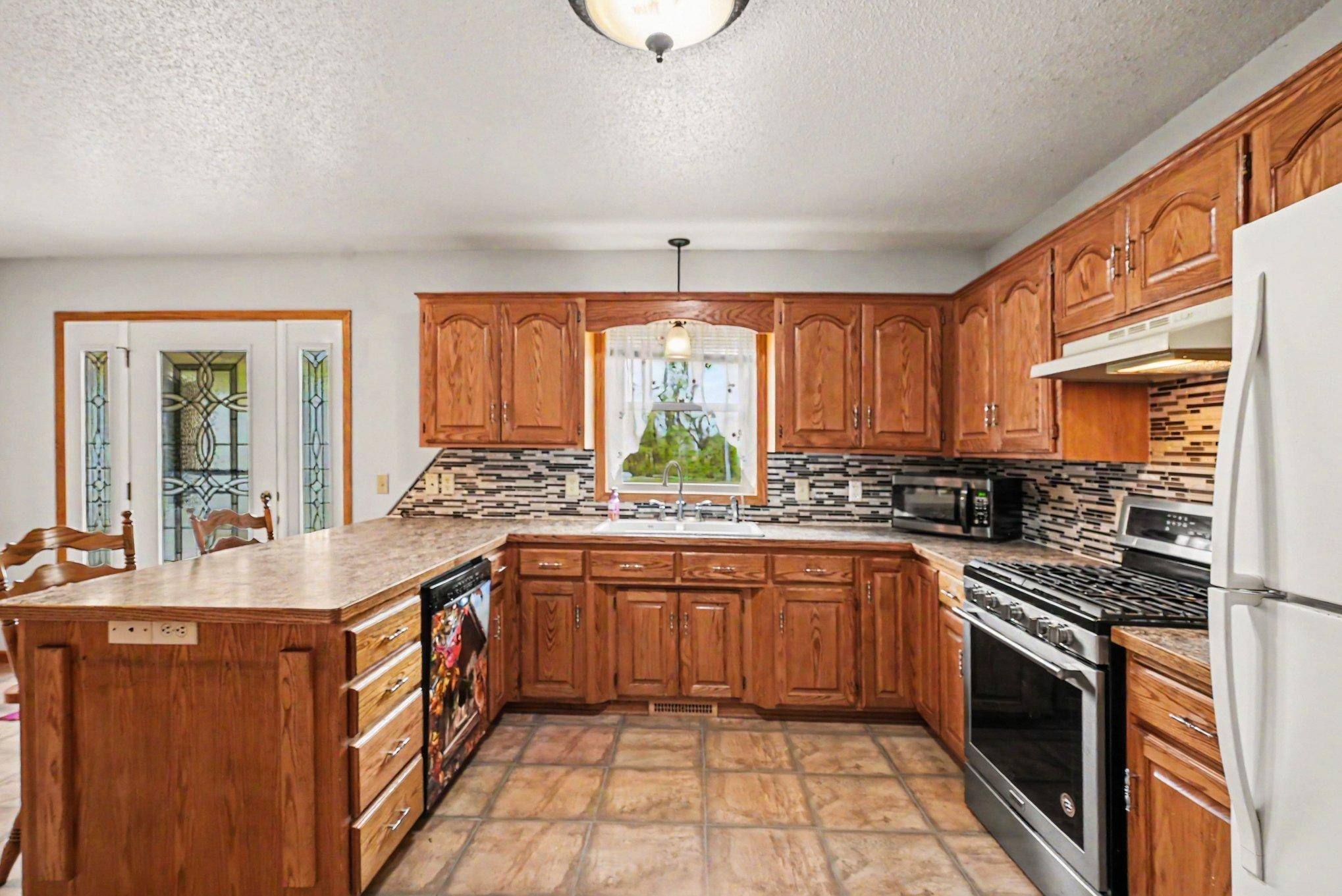 6758 401st ST, North Branch, MN 55056