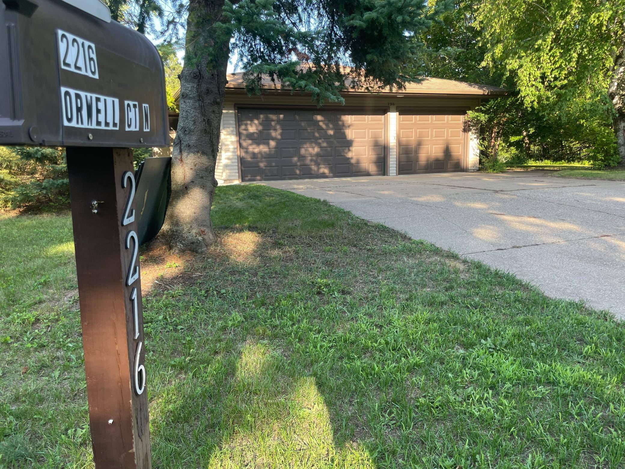 2216 Orwell CT N, Stillwater, MN 55082