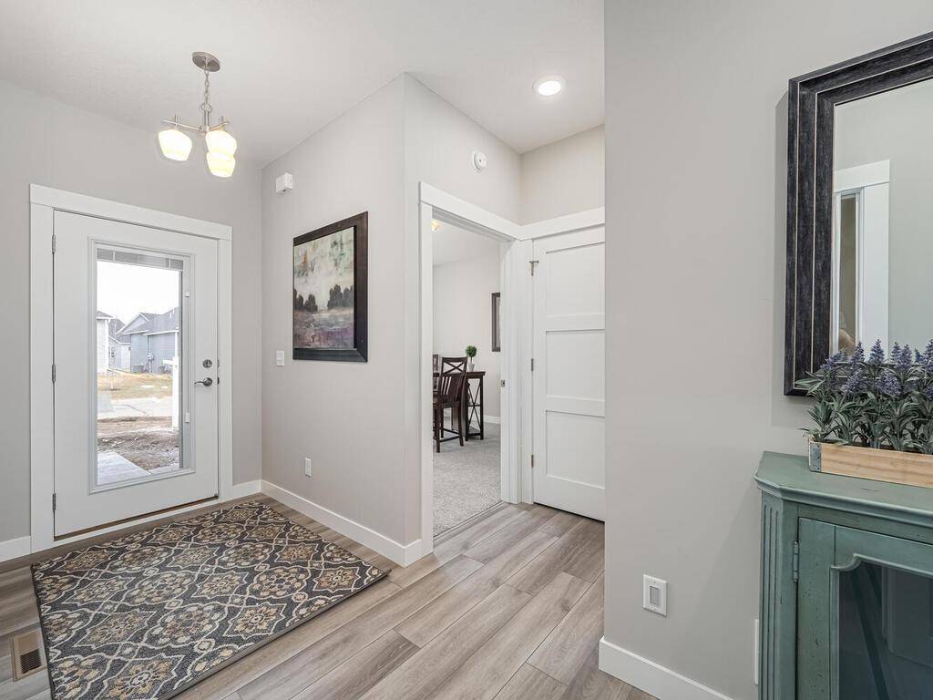 9033 Orchard CIR, Monticello, MN 55362