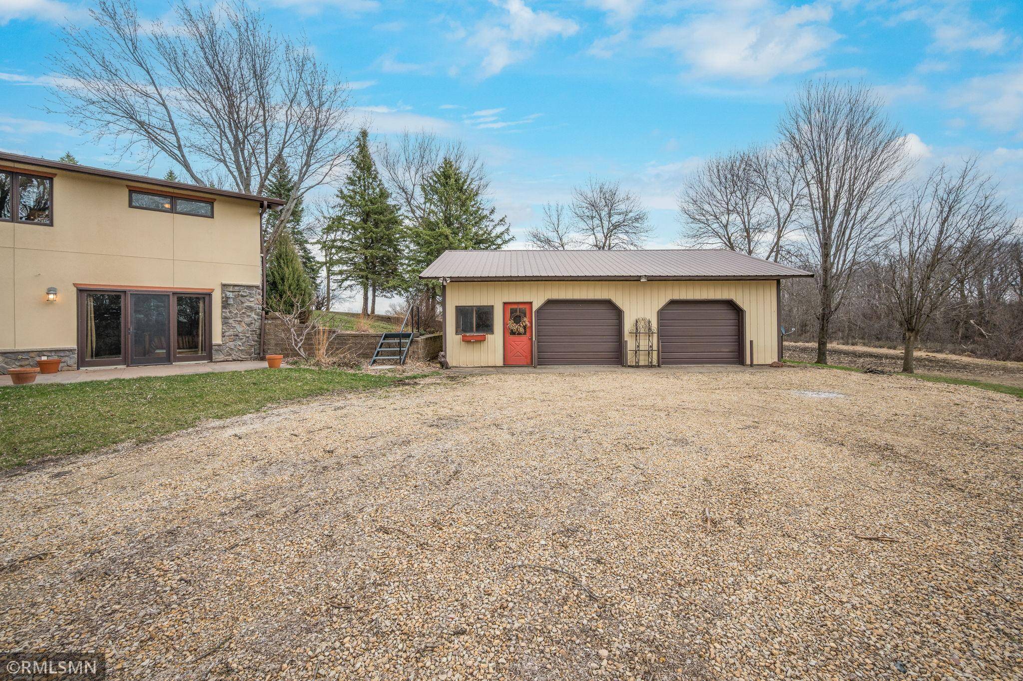 60639 211th ST, Eagle Lake, MN 56024