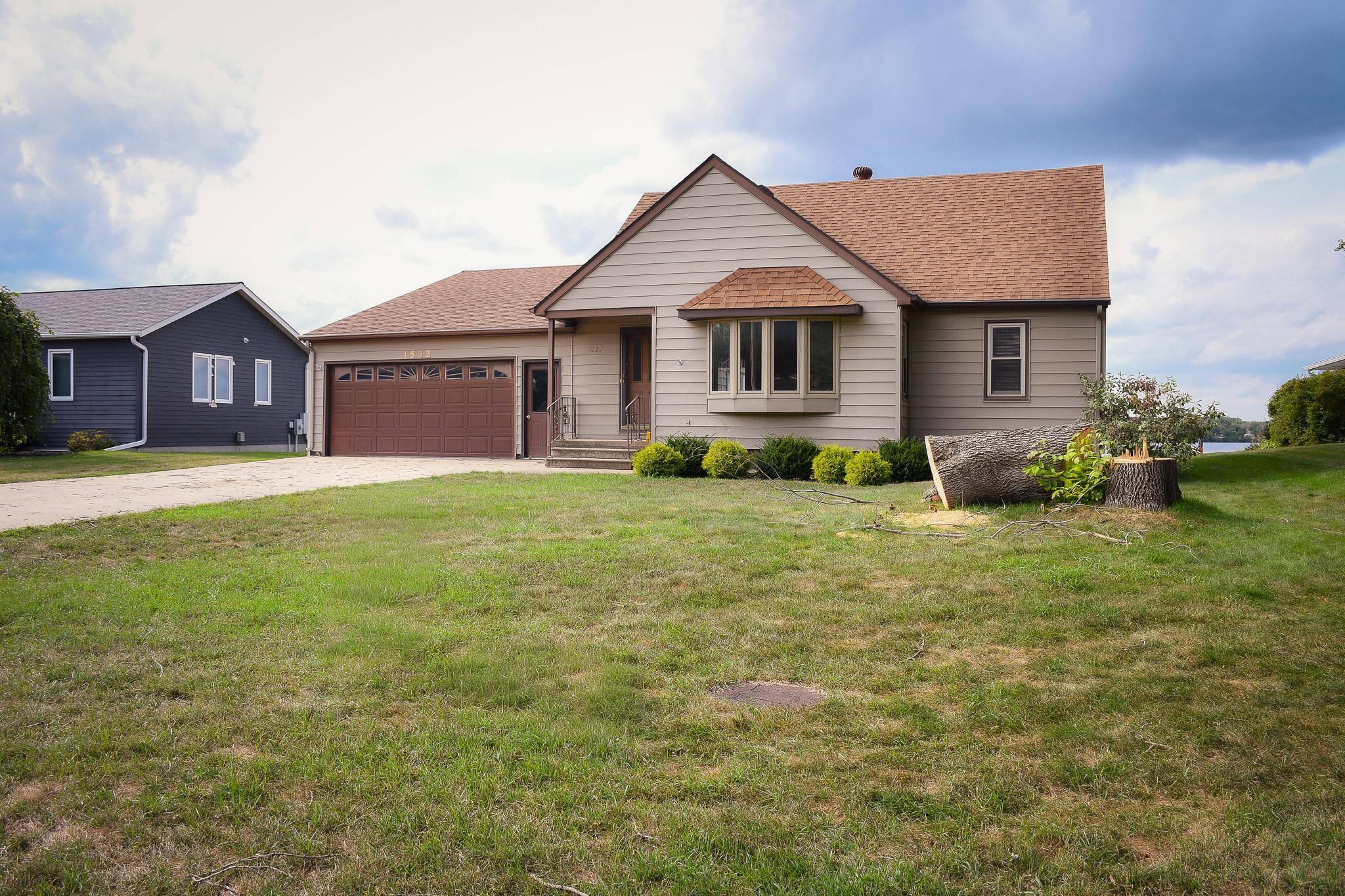 1532 S Shore DR, Worthington, MN 56187