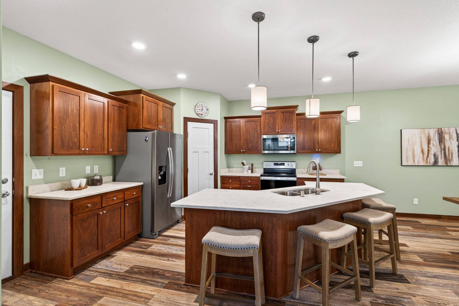 6200 Boulder Ridge Drive, Rockford, MN 55373
