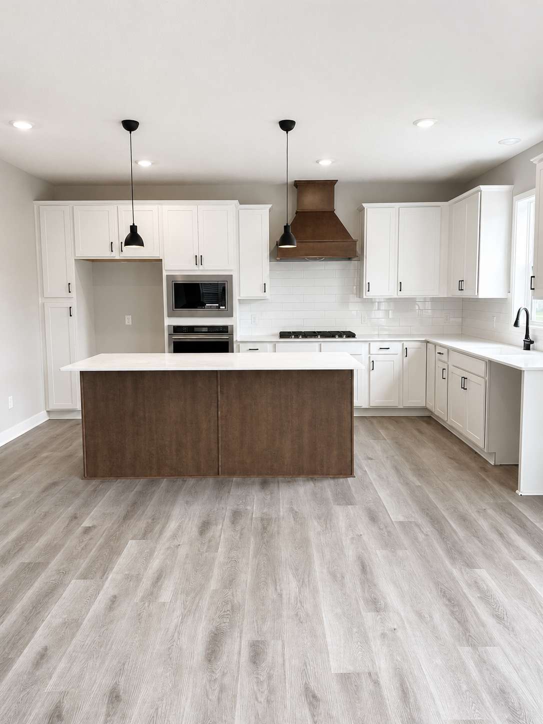 917 Foxglove TER, Waconia, MN 55387