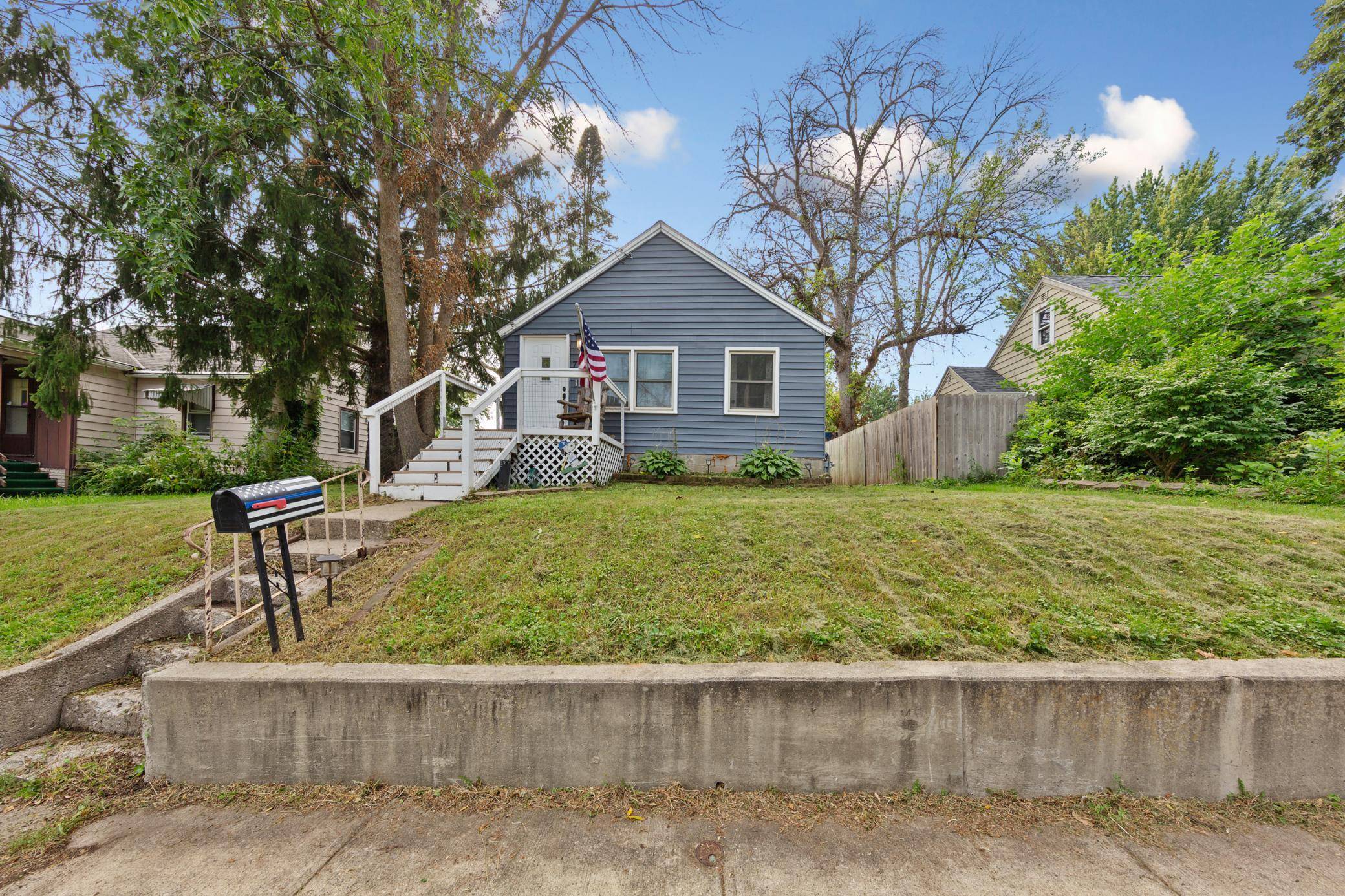 711 Saint Thomas AVE, Albert Lea, MN 56007