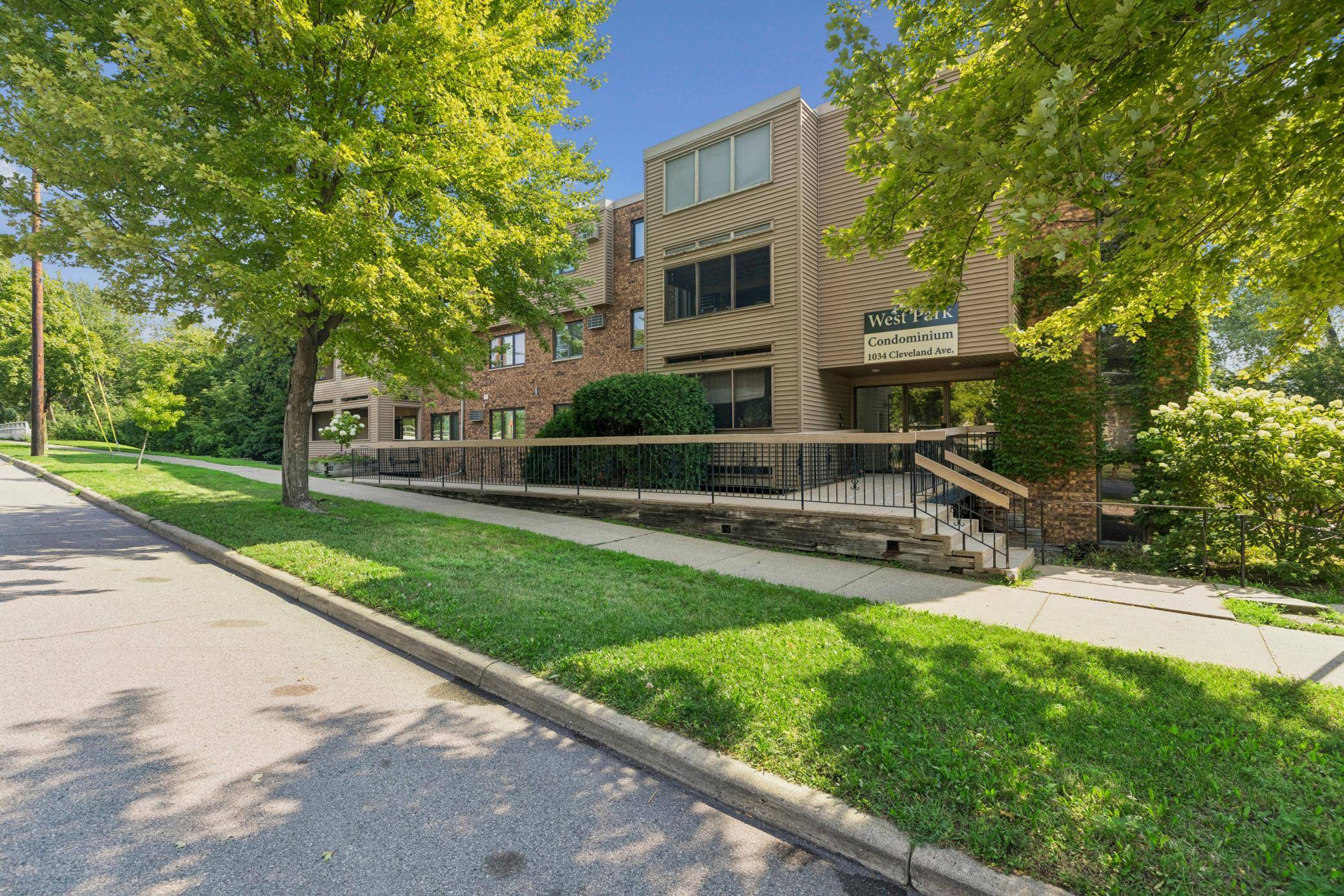 1034 Cleveland AVE S #105, Saint Paul, MN 55116