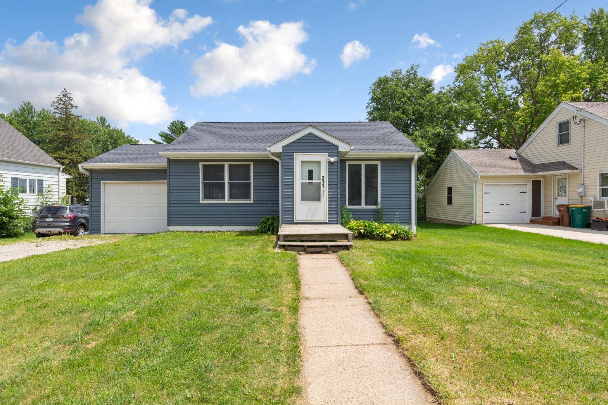 211 Independence AVE S, Clarks Grove, MN 56016