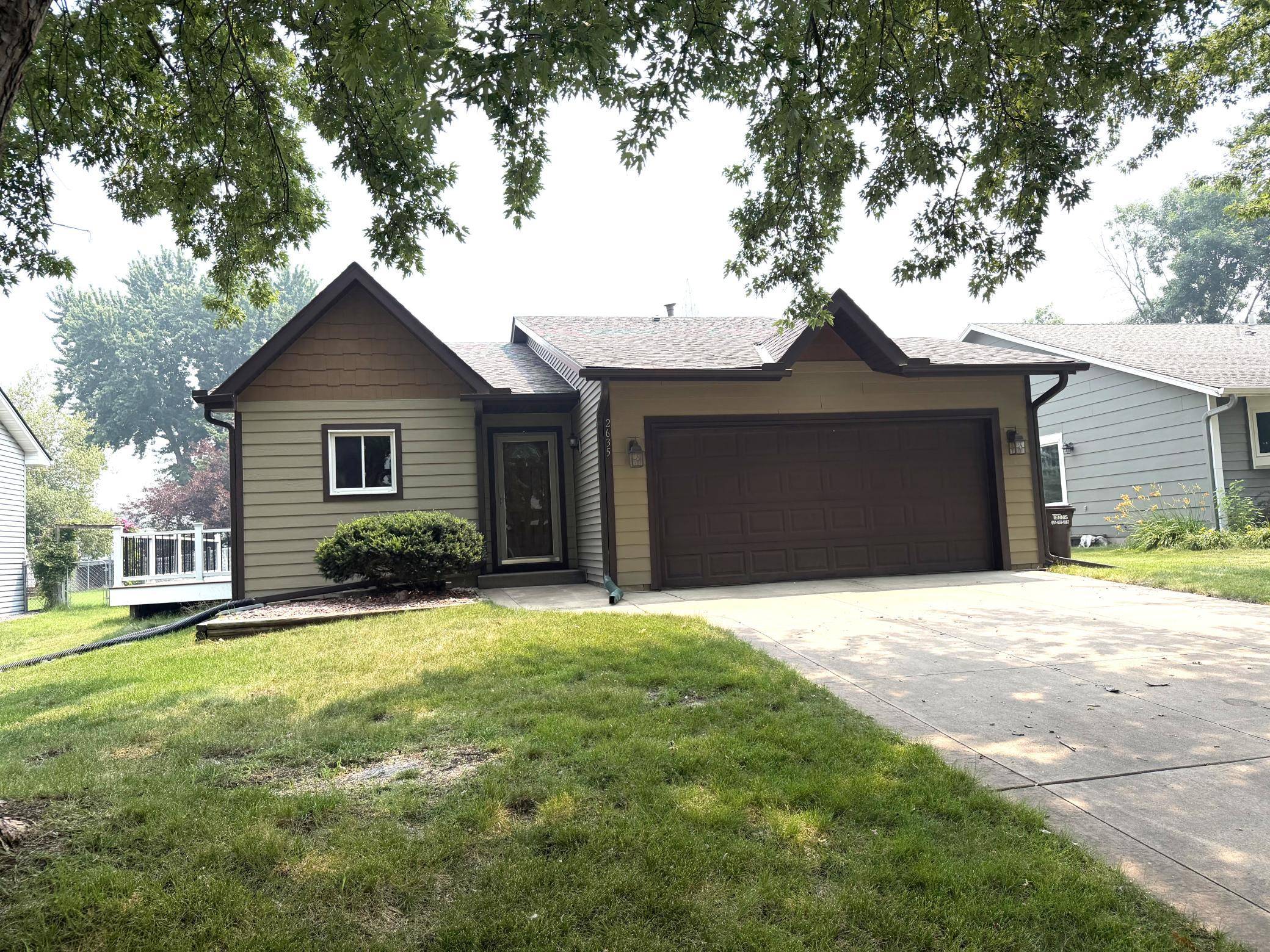 2635 Guthrie AVE N, Oakdale, MN 55128
