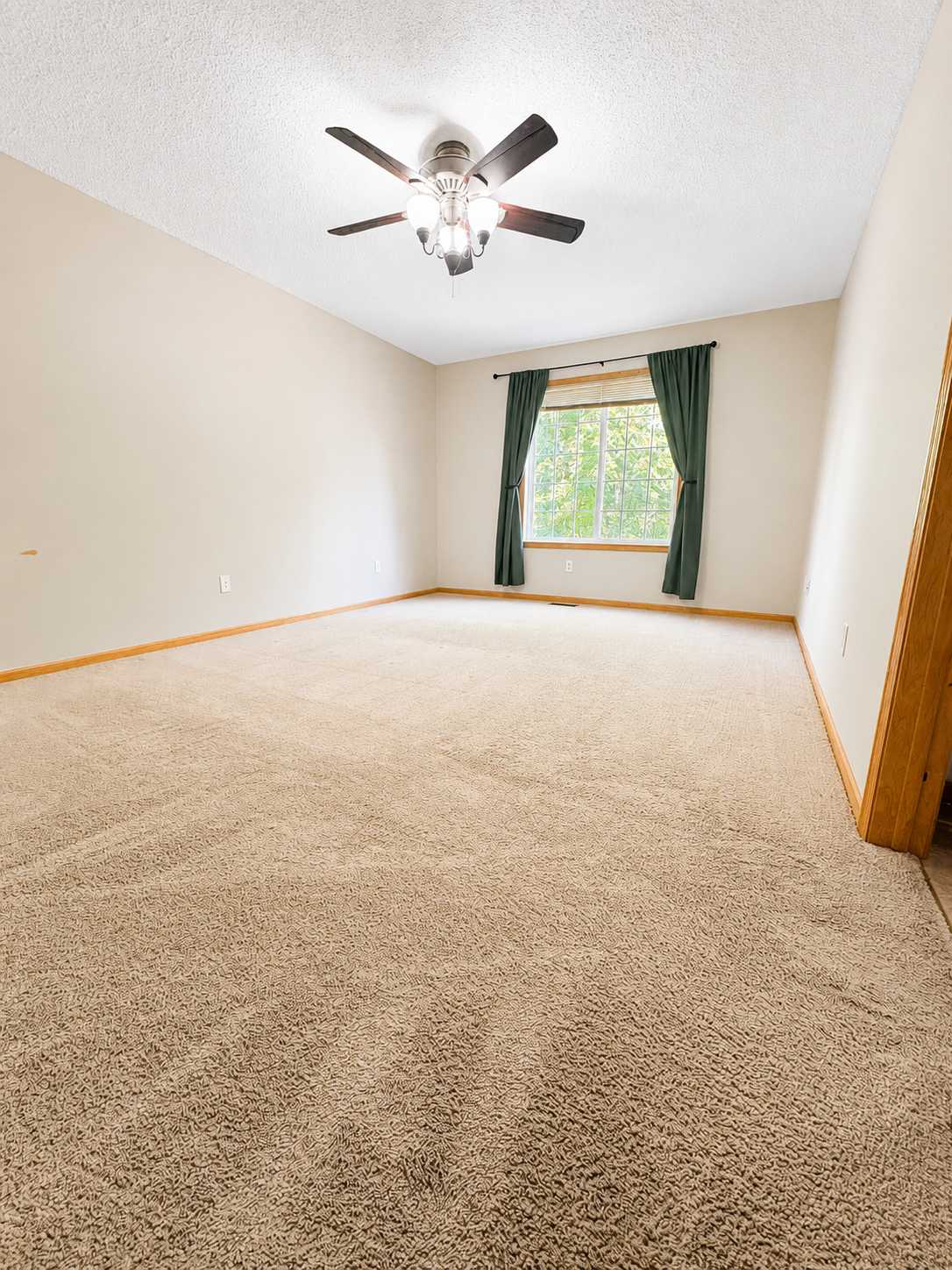 424 Frederick CIR #606, Hastings, MN 55033