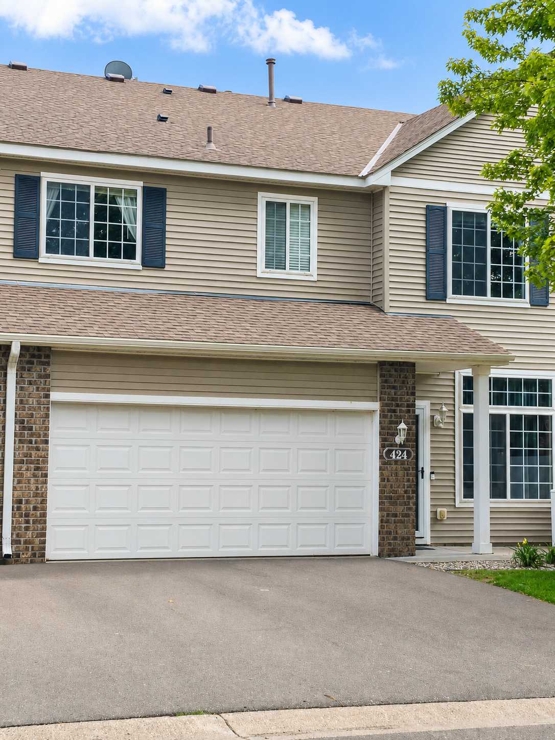 424 Frederick CIR #606, Hastings, MN 55033