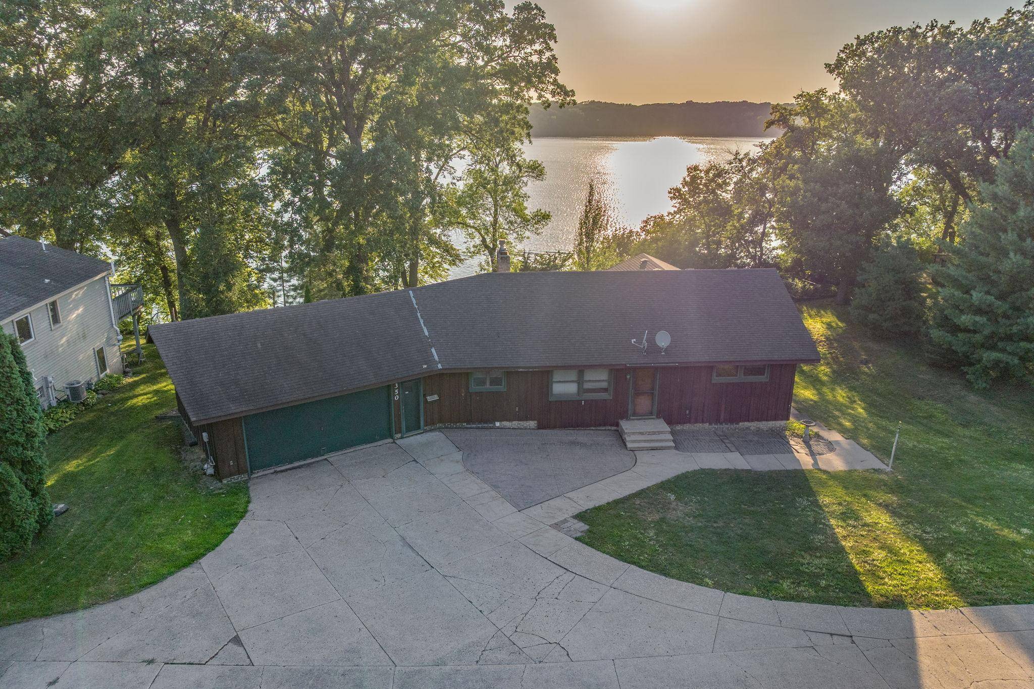 350 E Amber Lake DR, Fairmont, MN 56031