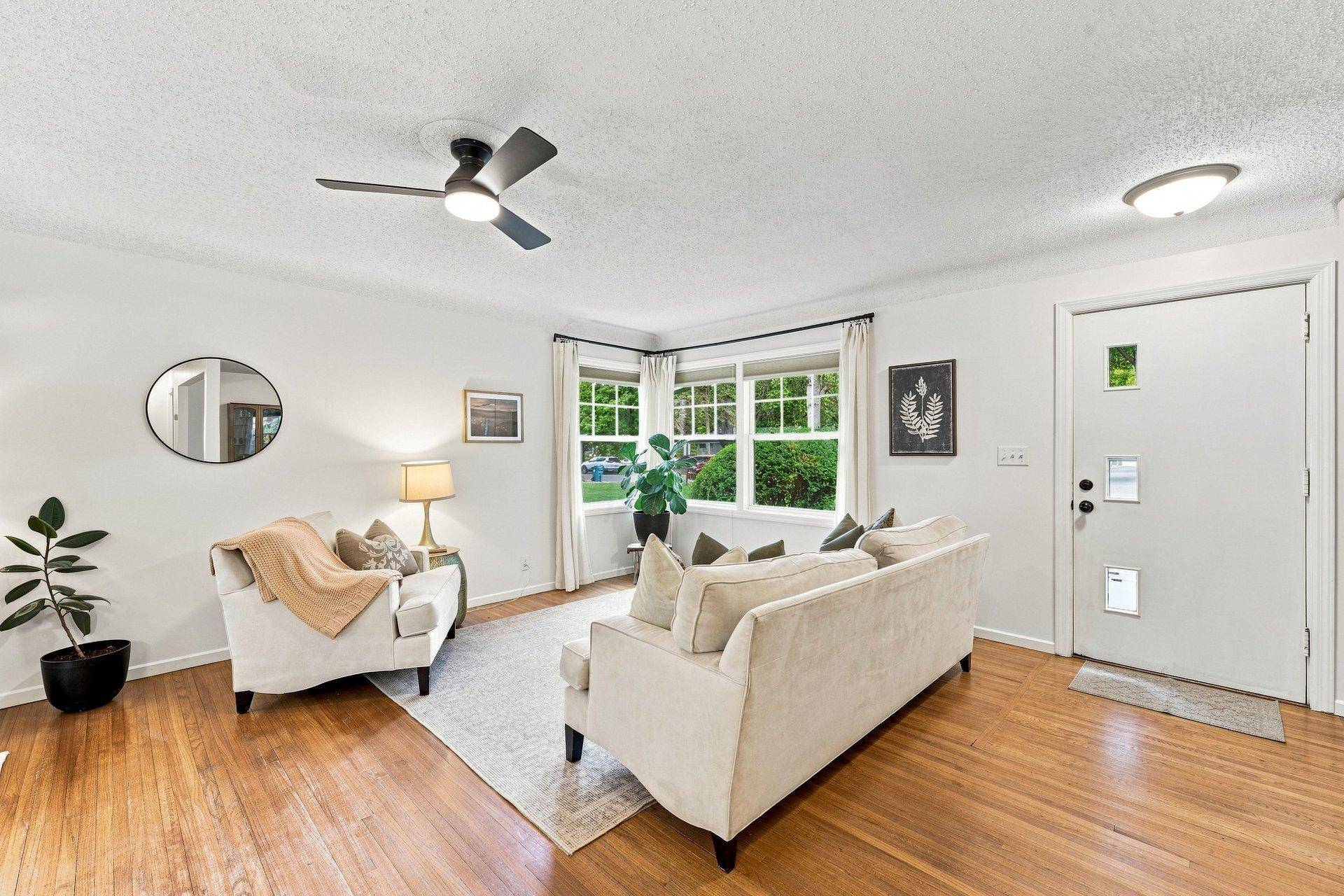 4057 Gisella BLVD, White Bear Lake, MN 55110