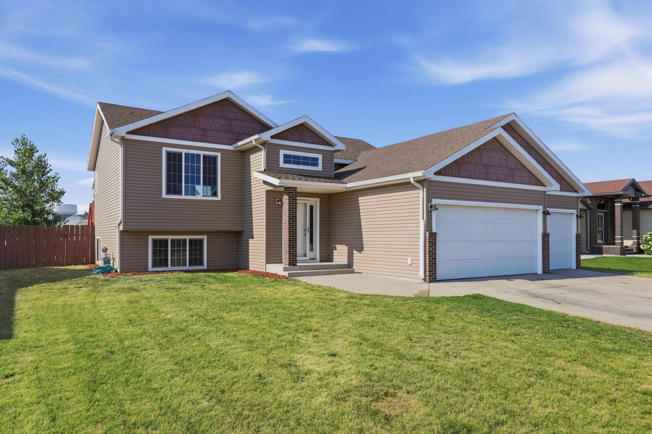 4260 Russet AVE S, Fargo, ND 58104