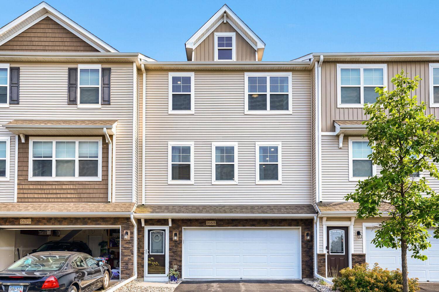1668 Windigo LN, Shakopee, MN 55379