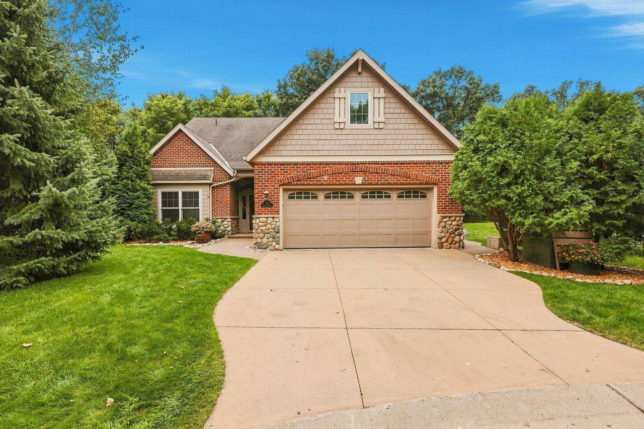 514 Julia CIR, Spicer, MN 56288