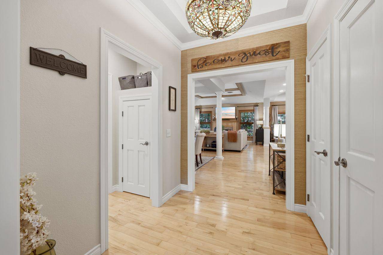 514 Julia CIR, Spicer, MN 56288