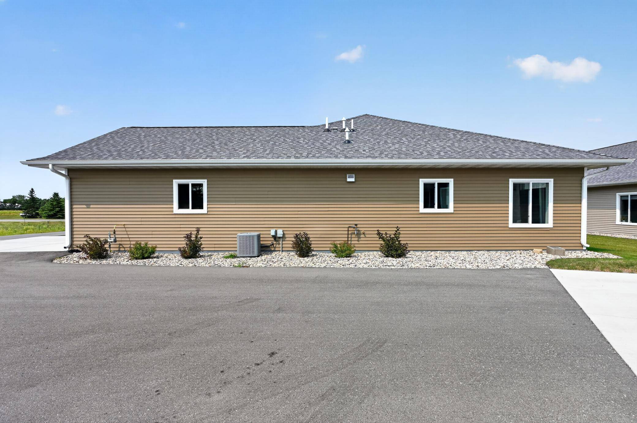 676 Voyager DR, Alexandria, MN 56308