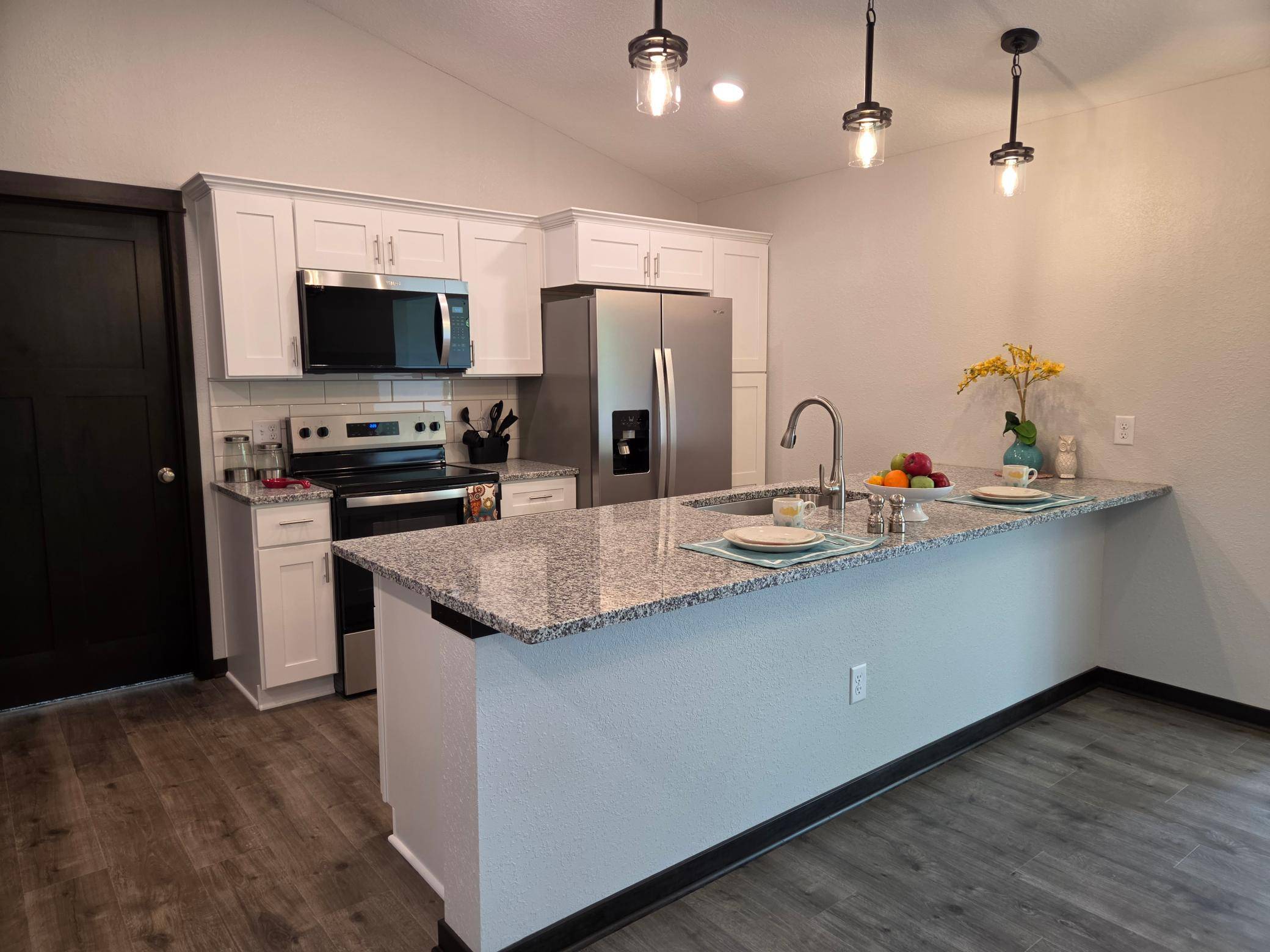 218 Fischer CT NW, Montgomery, MN 56069