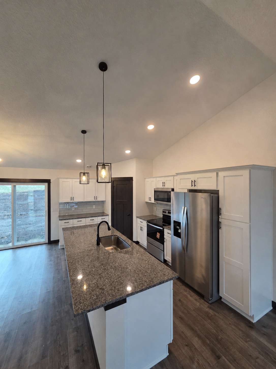 350 Stoneridge LN NE, Owatonna, MN 55060