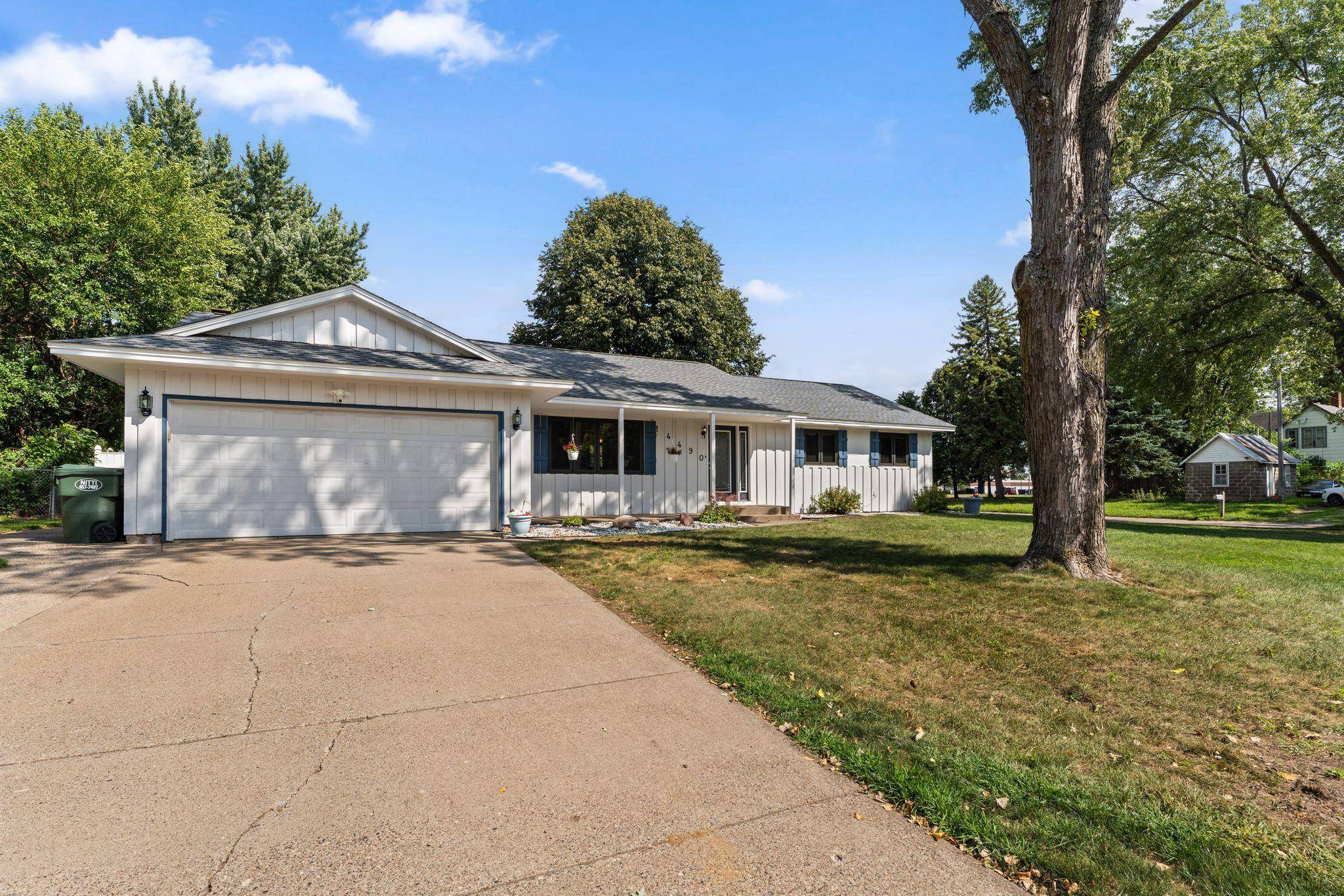 14490 Gannon WAY, Apple Valley, MN 55124