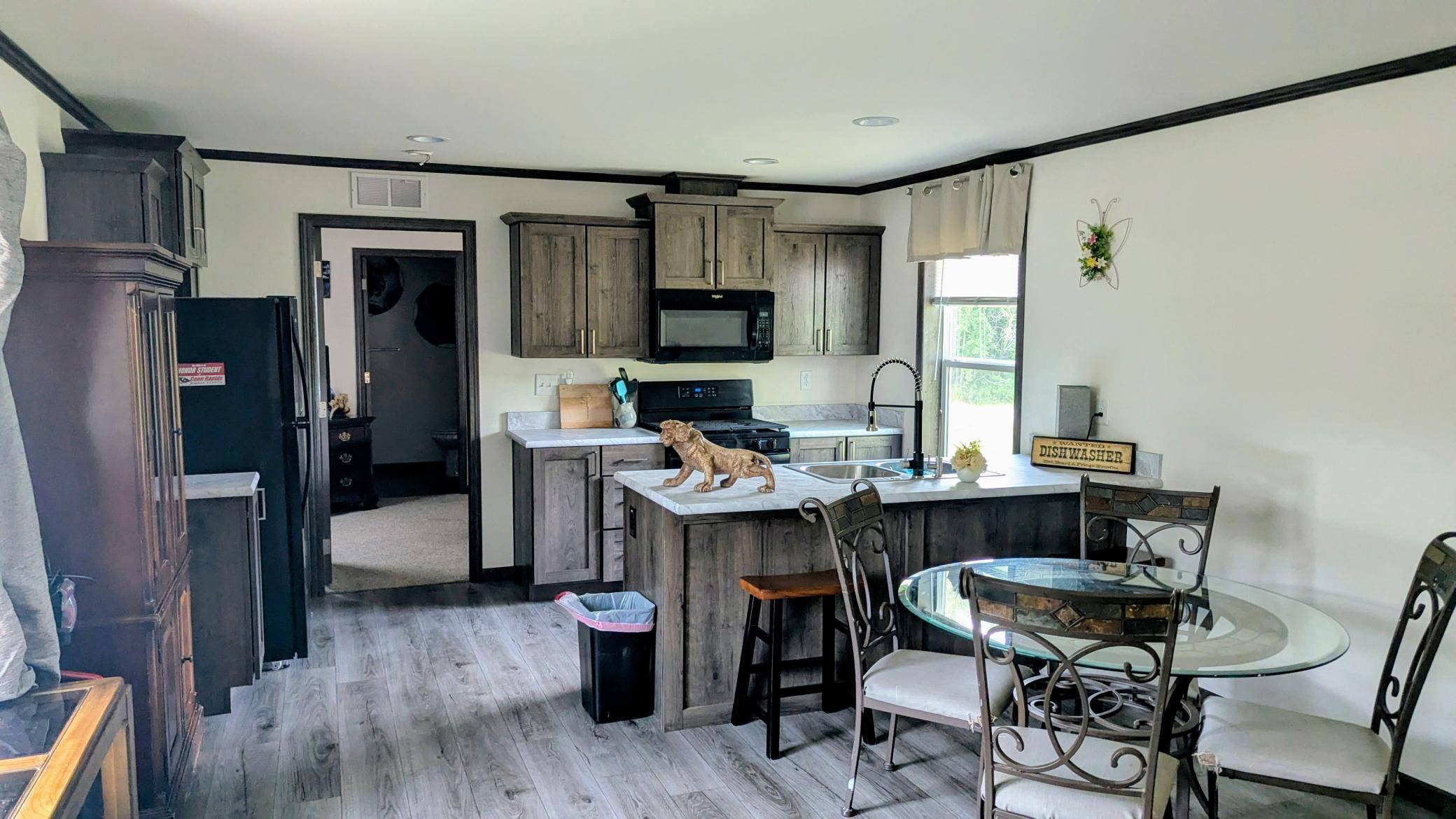 153 2nd ST SW, Henriette, MN 55036