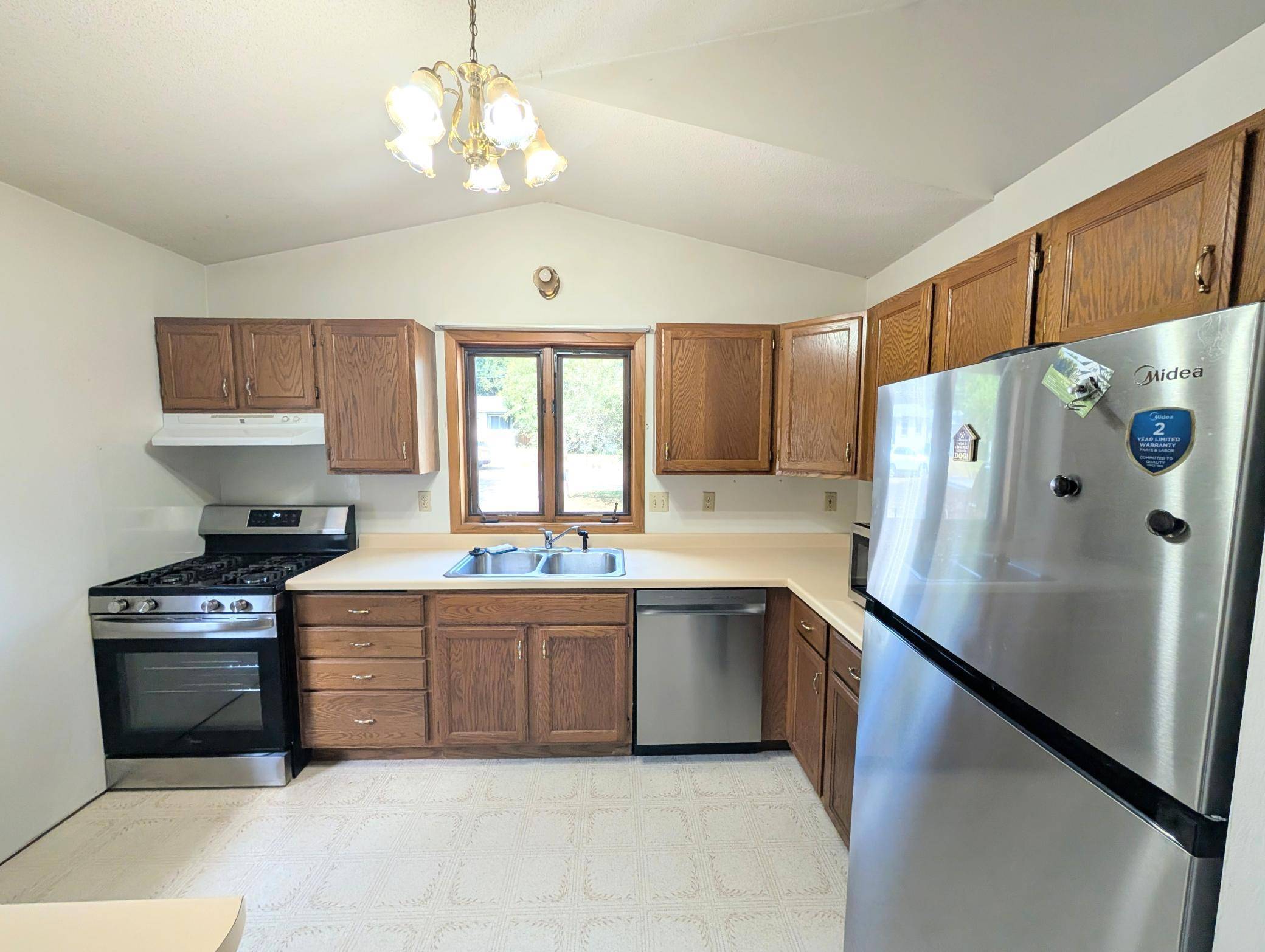 911 Grant ST, Spooner, WI 54801