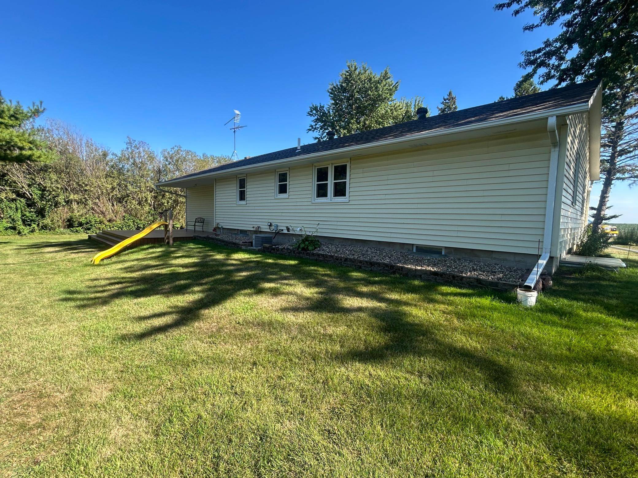 2425 East AVE, Worthington, MN 56187