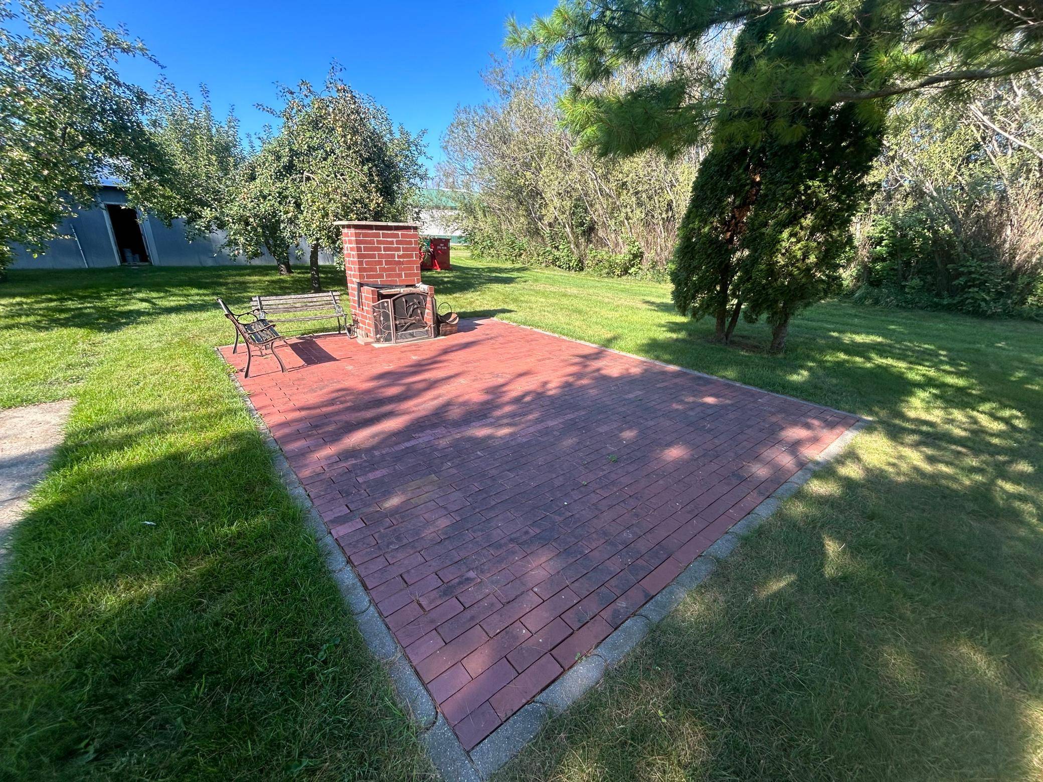 2425 East AVE, Worthington, MN 56187