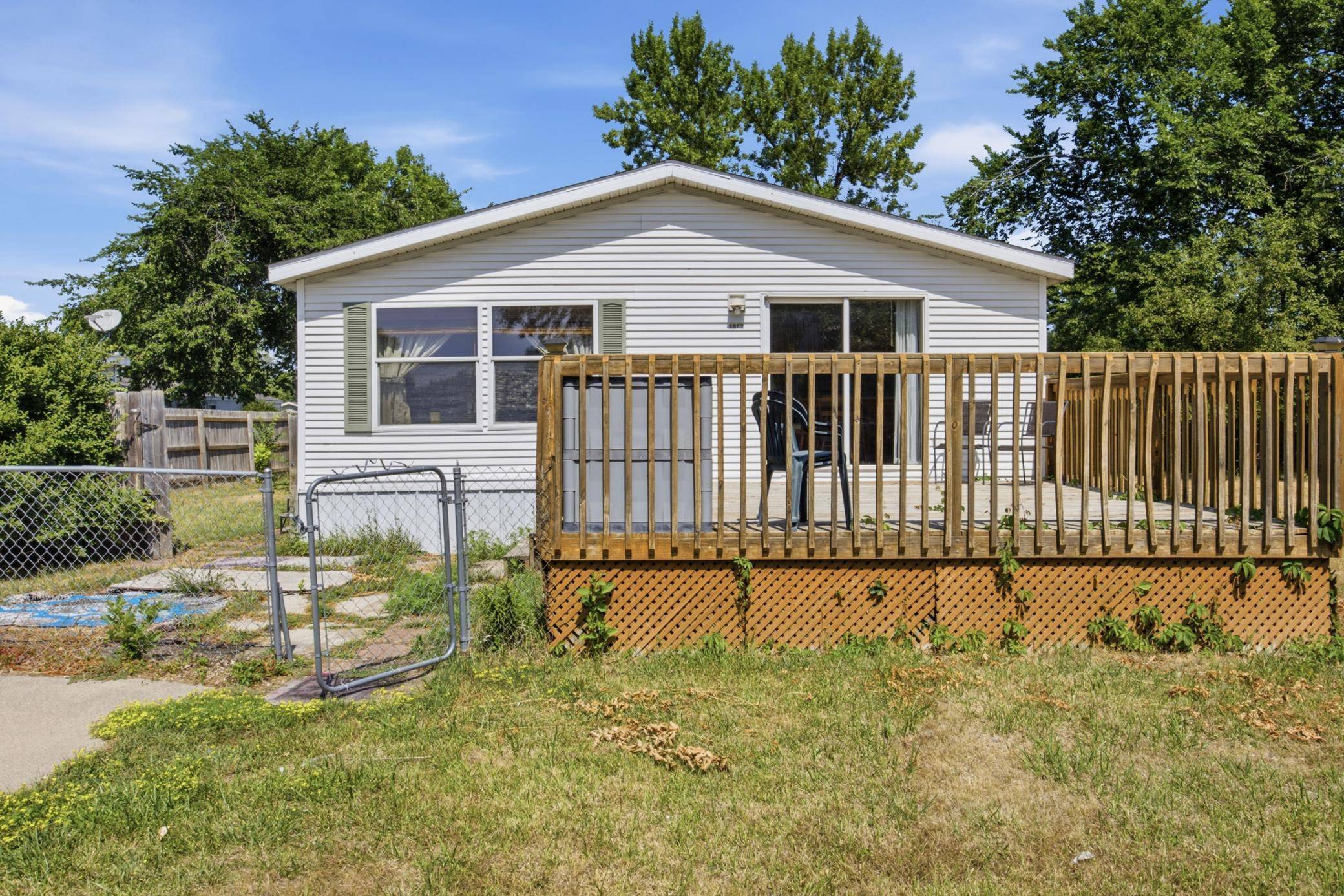 1002 3 1/2 AVE E, West Fargo, ND 58078