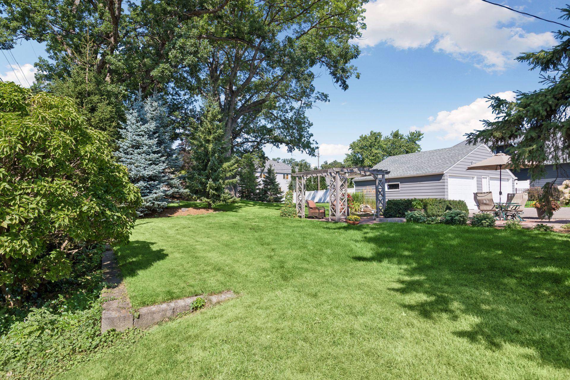 425 Turners Crossroad N, Golden Valley, MN 55422
