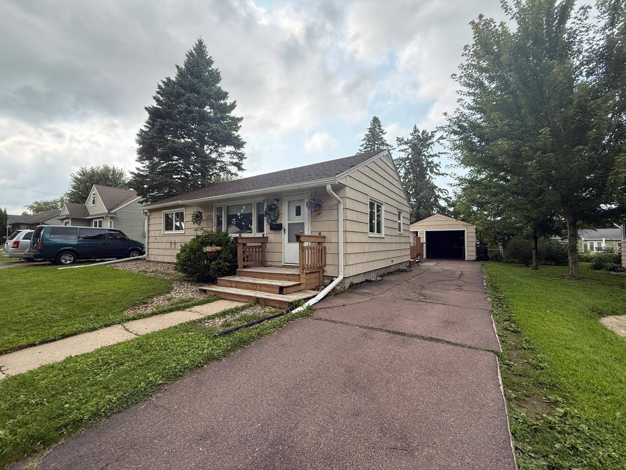 1704 3rd AVE NW, Austin, MN 55912