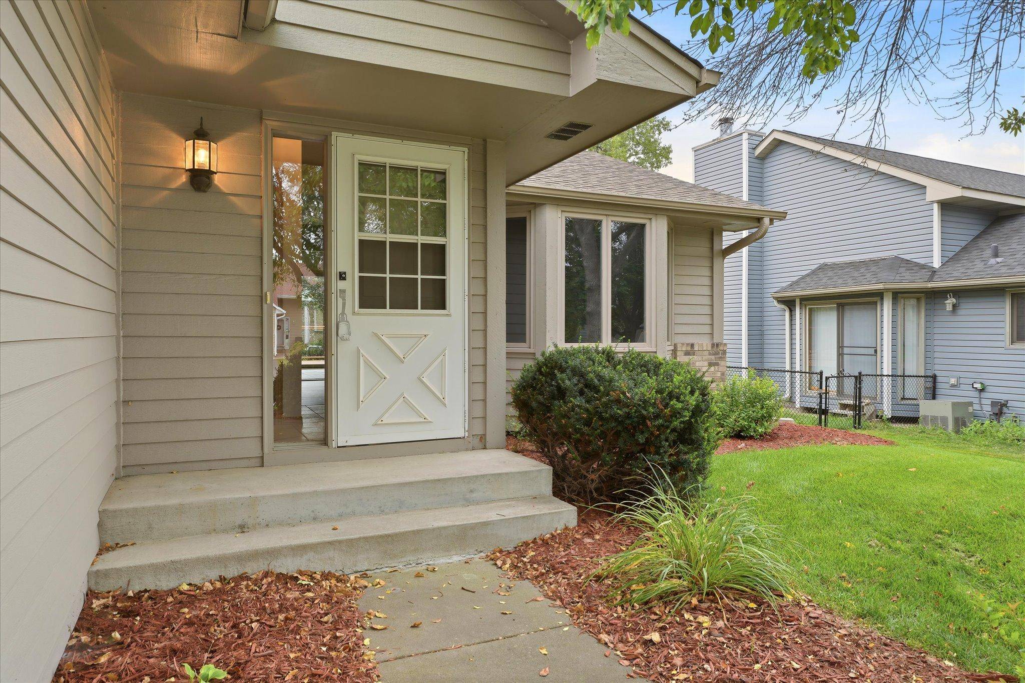 9225 Queens GDNS, Brooklyn Park, MN 55443