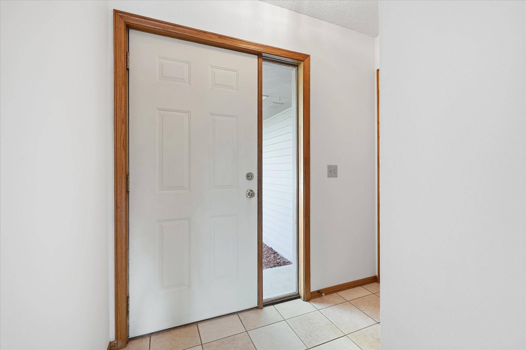 9225 Queens GDNS, Brooklyn Park, MN 55443