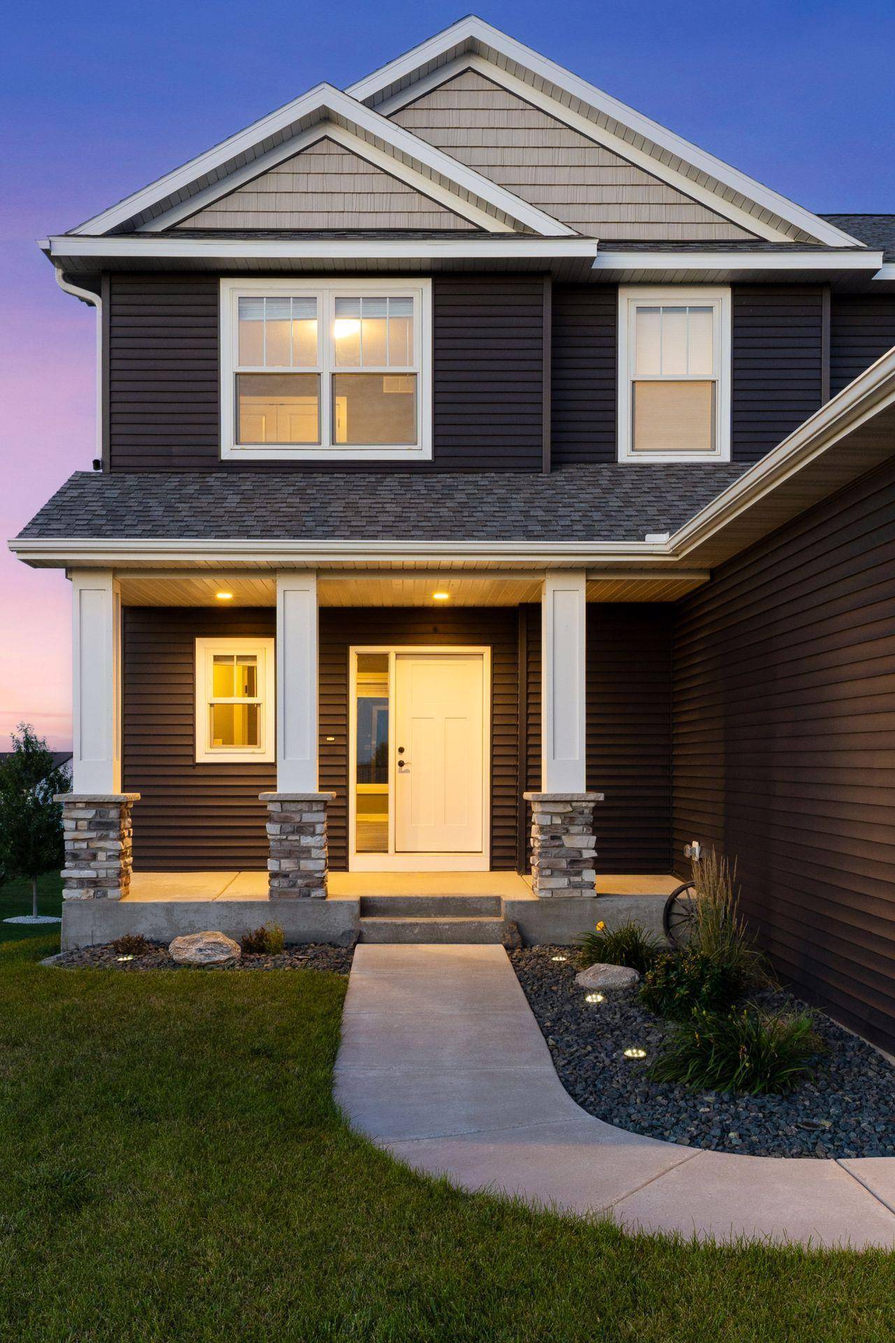 855 Towne DR NE, Byron, MN 55920