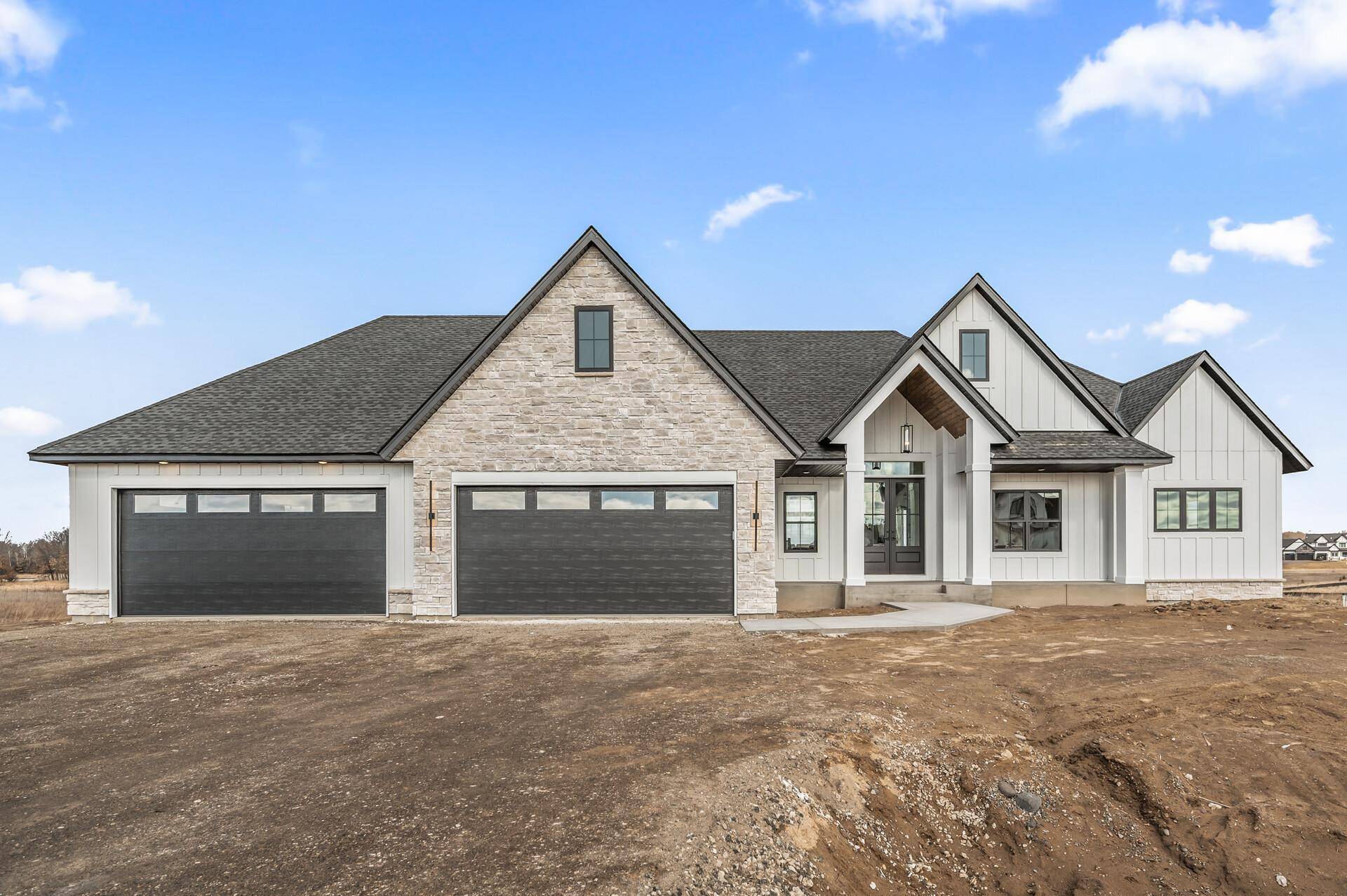 2987 154th LN NE, Ham Lake, MN 55304