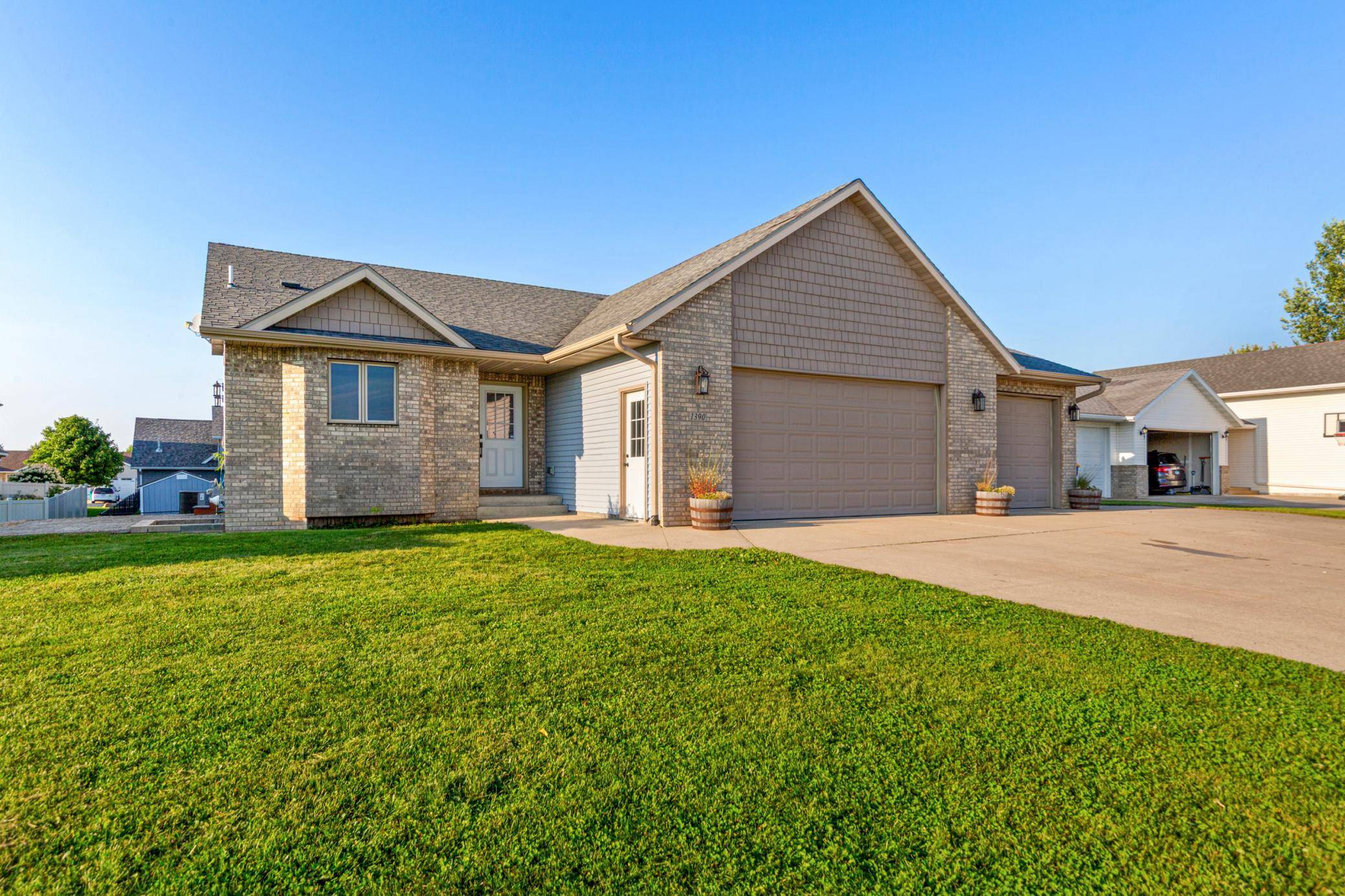 1390 18th ST SE, Owatonna, MN 55060