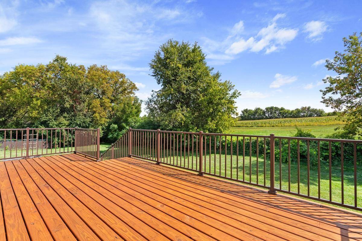 805 Pond View CT, Braham, MN 55006