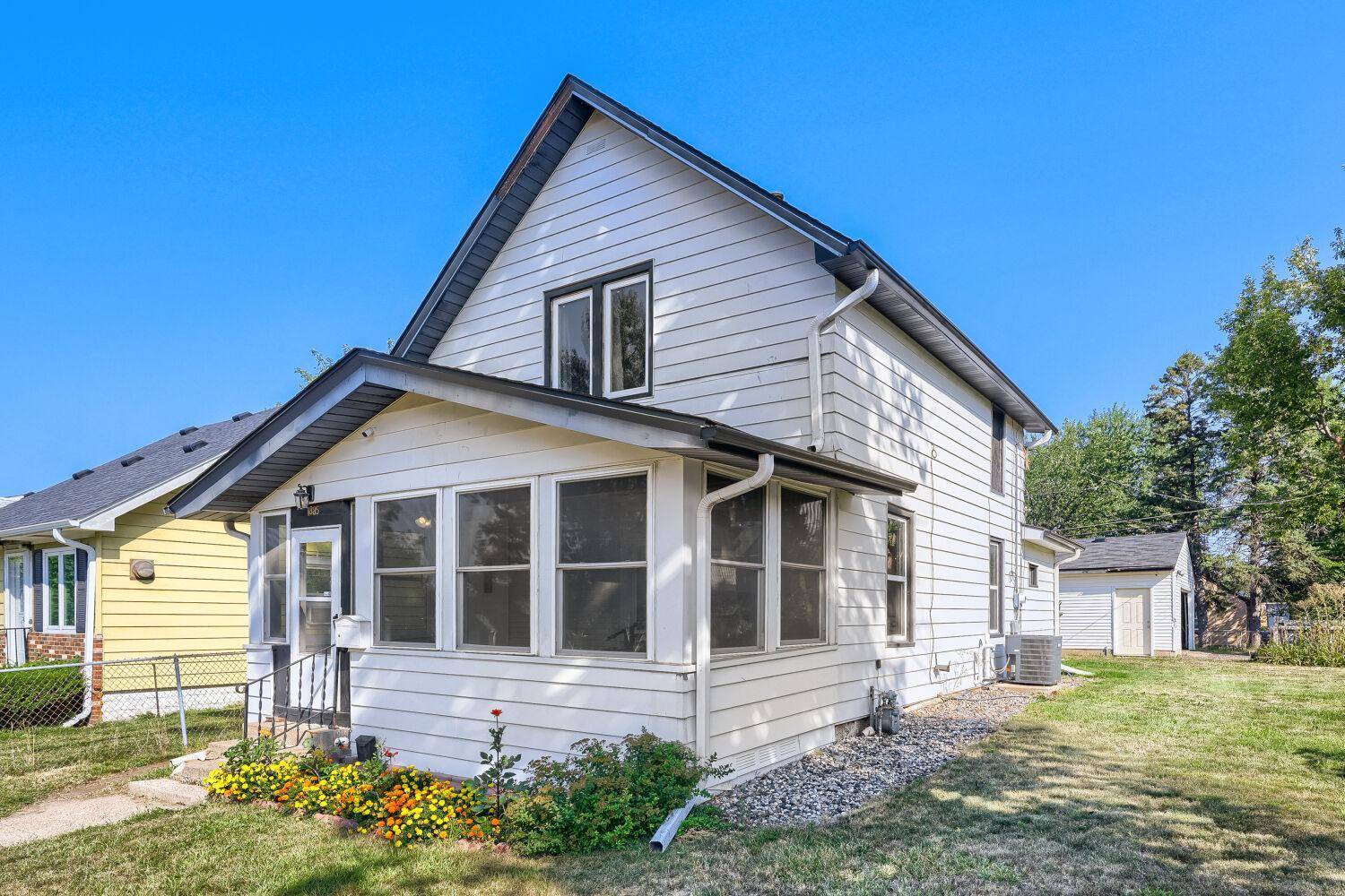 1885 Ivy AVE E, Saint Paul, MN 55119